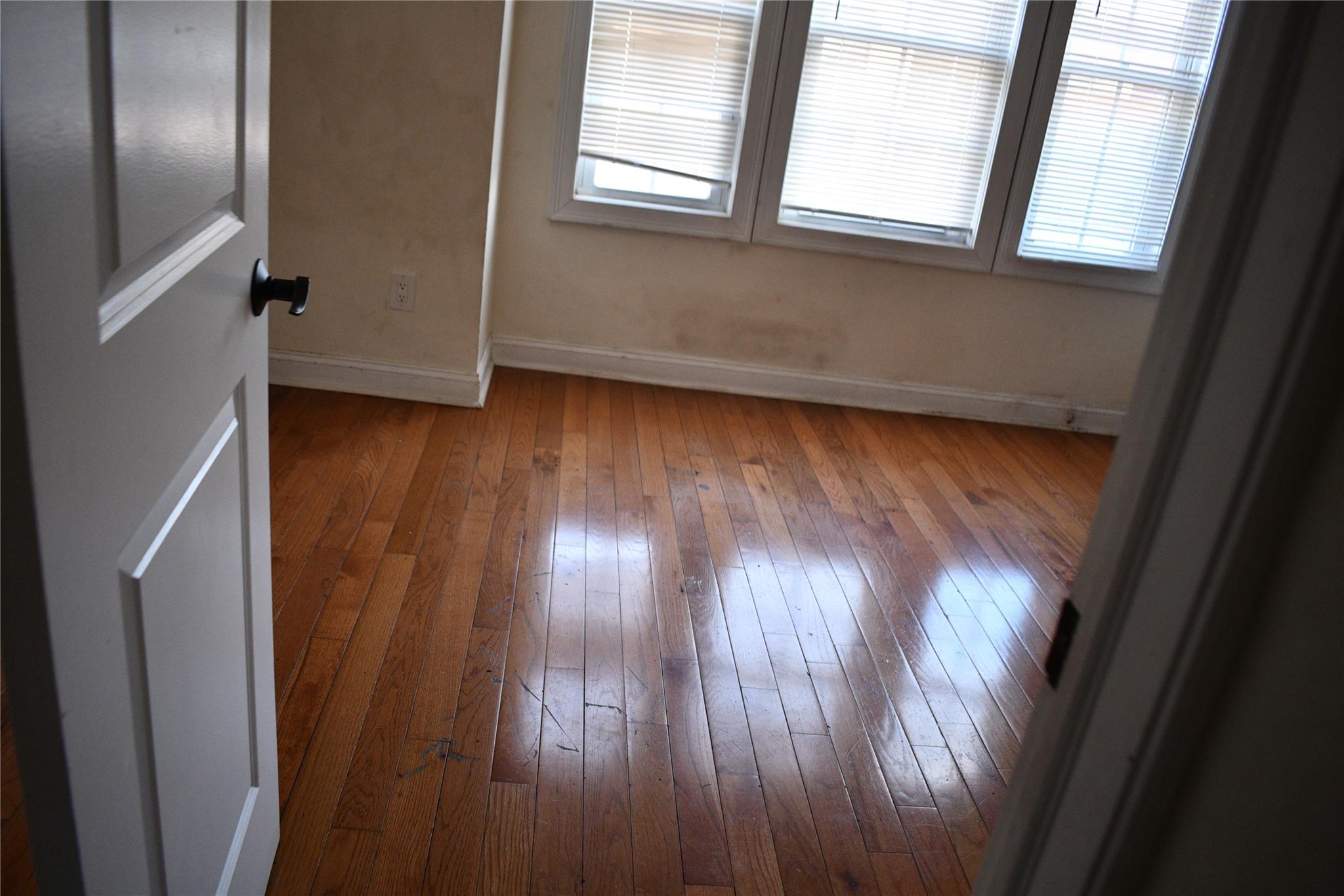 #8 photo, 139-15 89 Avenue, Briarwood , NY 11435