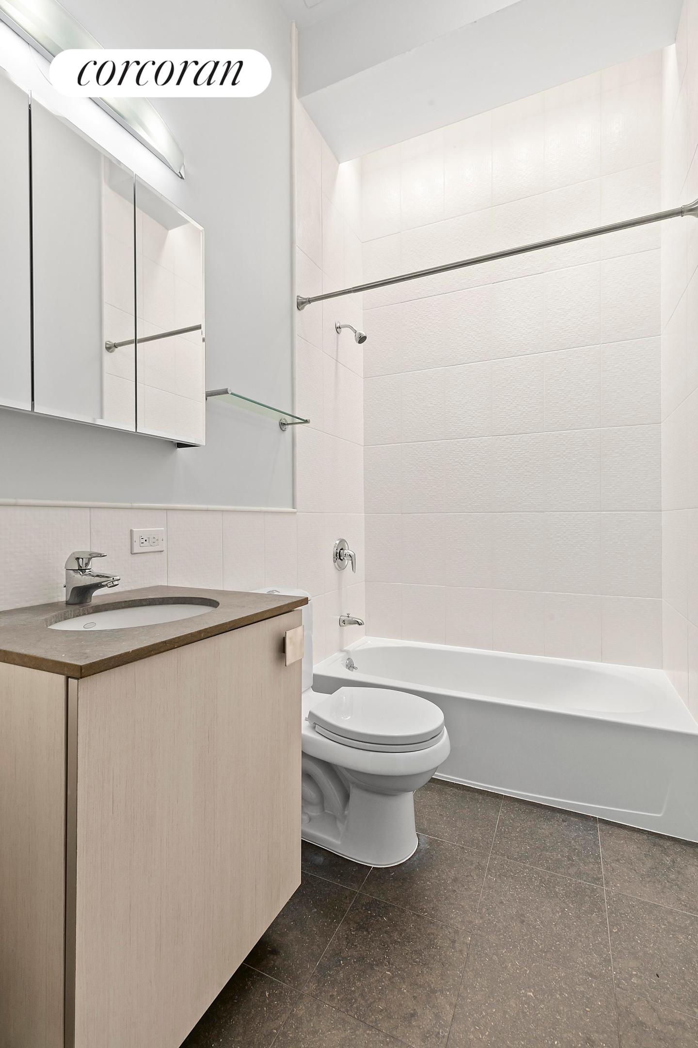 #12 photo, 8 WARREN Street, マンハッタン Tribeca , NY 10007