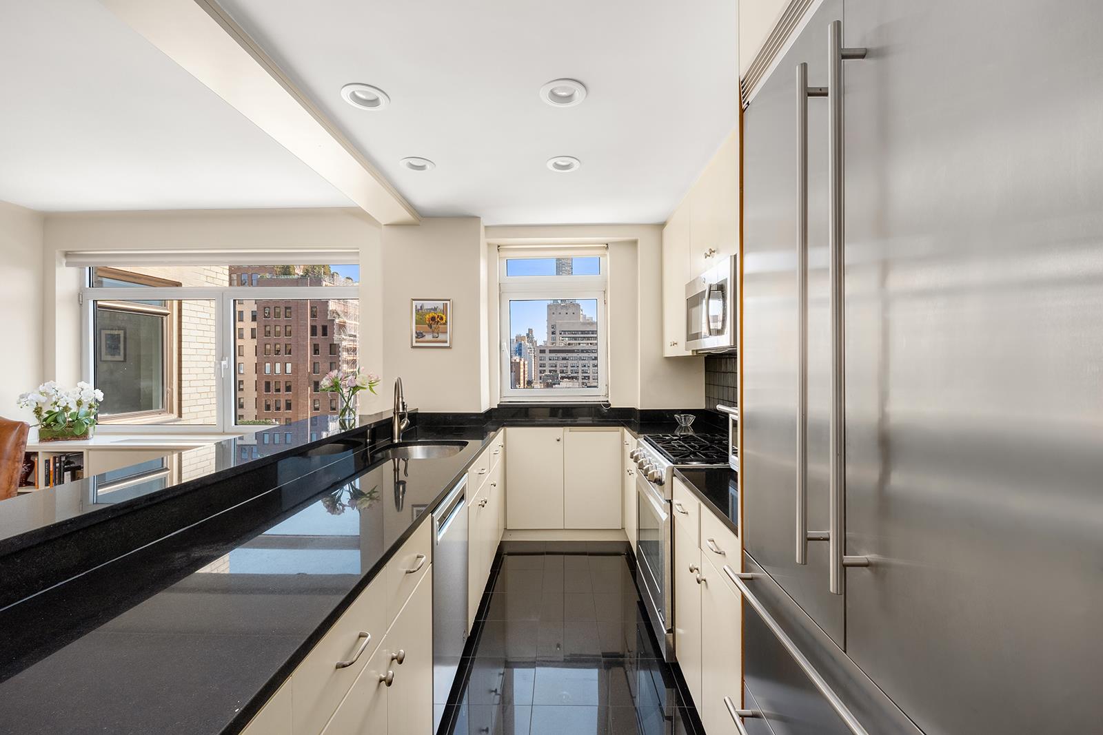 #13 photo, 875 5TH Avenue, マンハッタン Lenox Hill , NY 10065