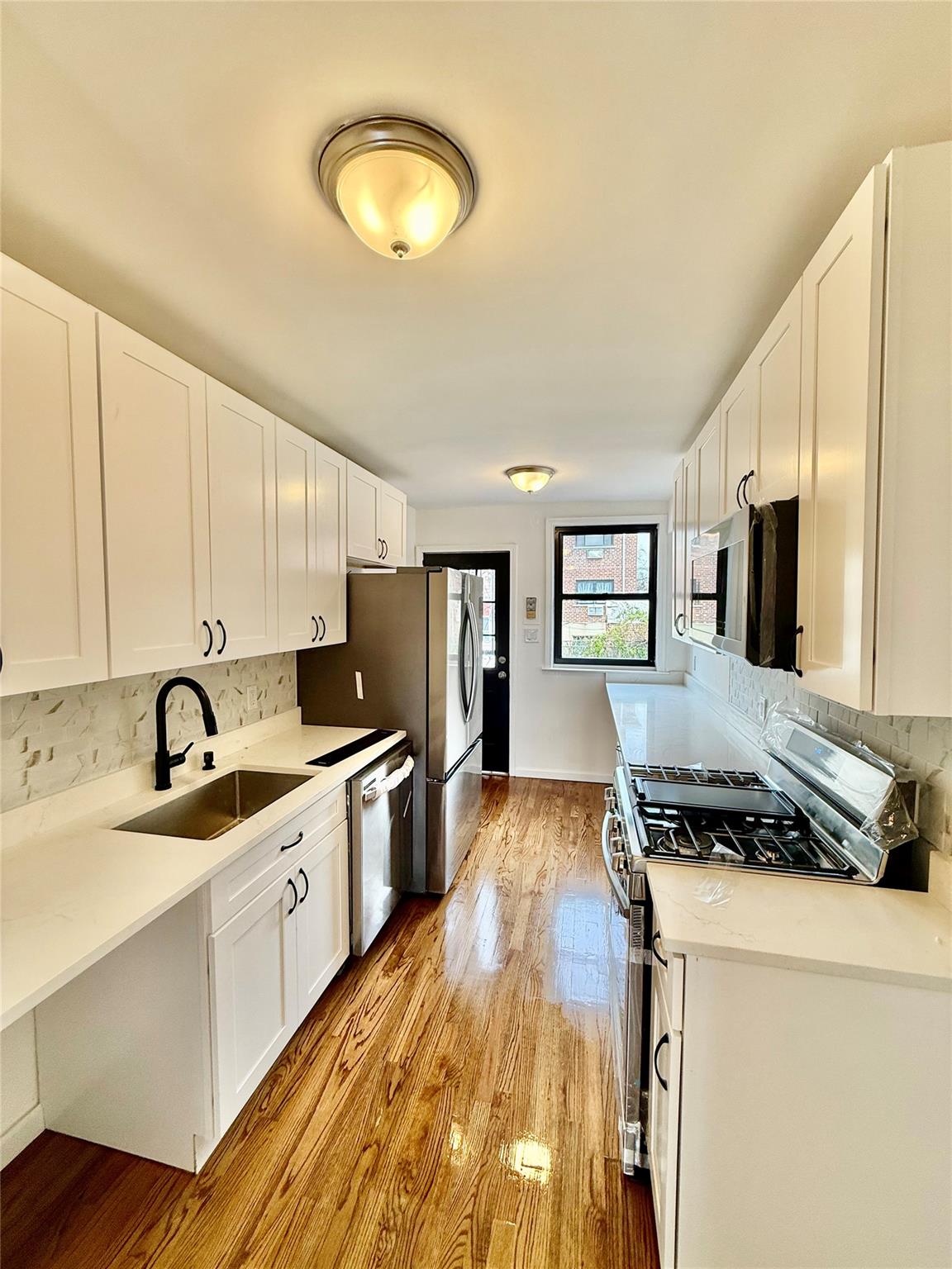 #6 photo, 1031 E 215th St, Bronx, Ny, Bronx , NY 10469