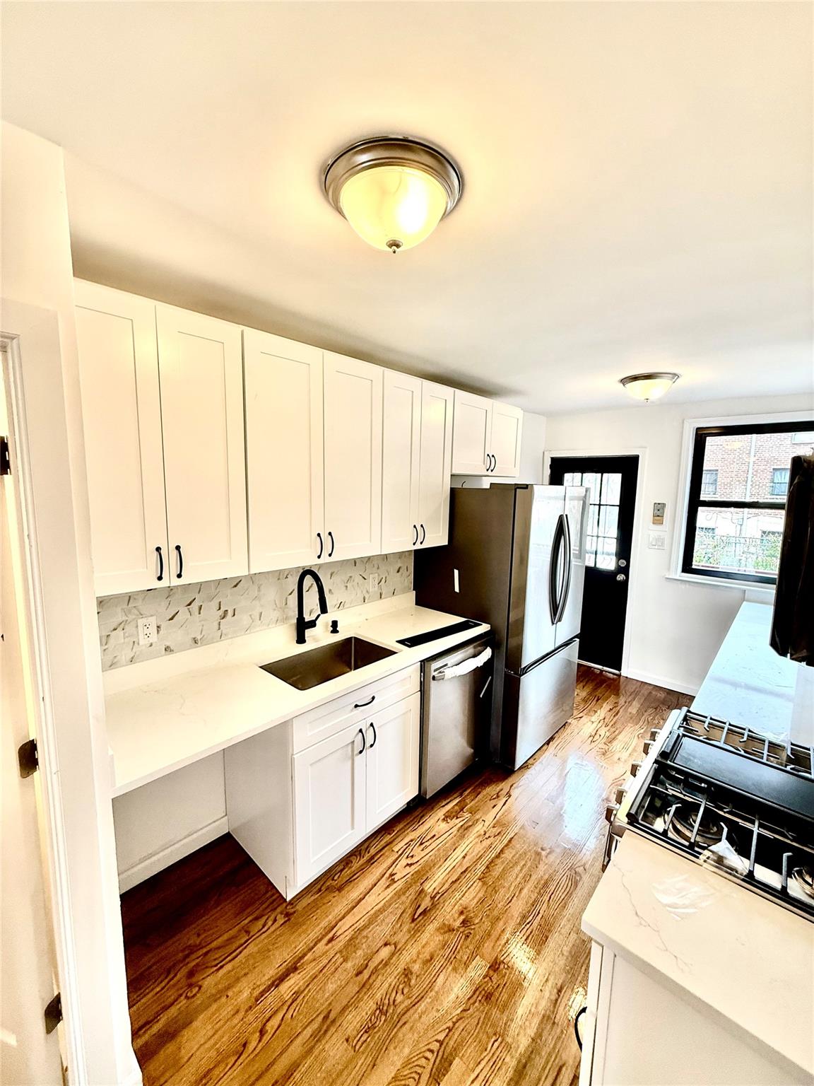 #7 photo, 1031 E 215th St, Bronx, Ny, Bronx , NY 10469