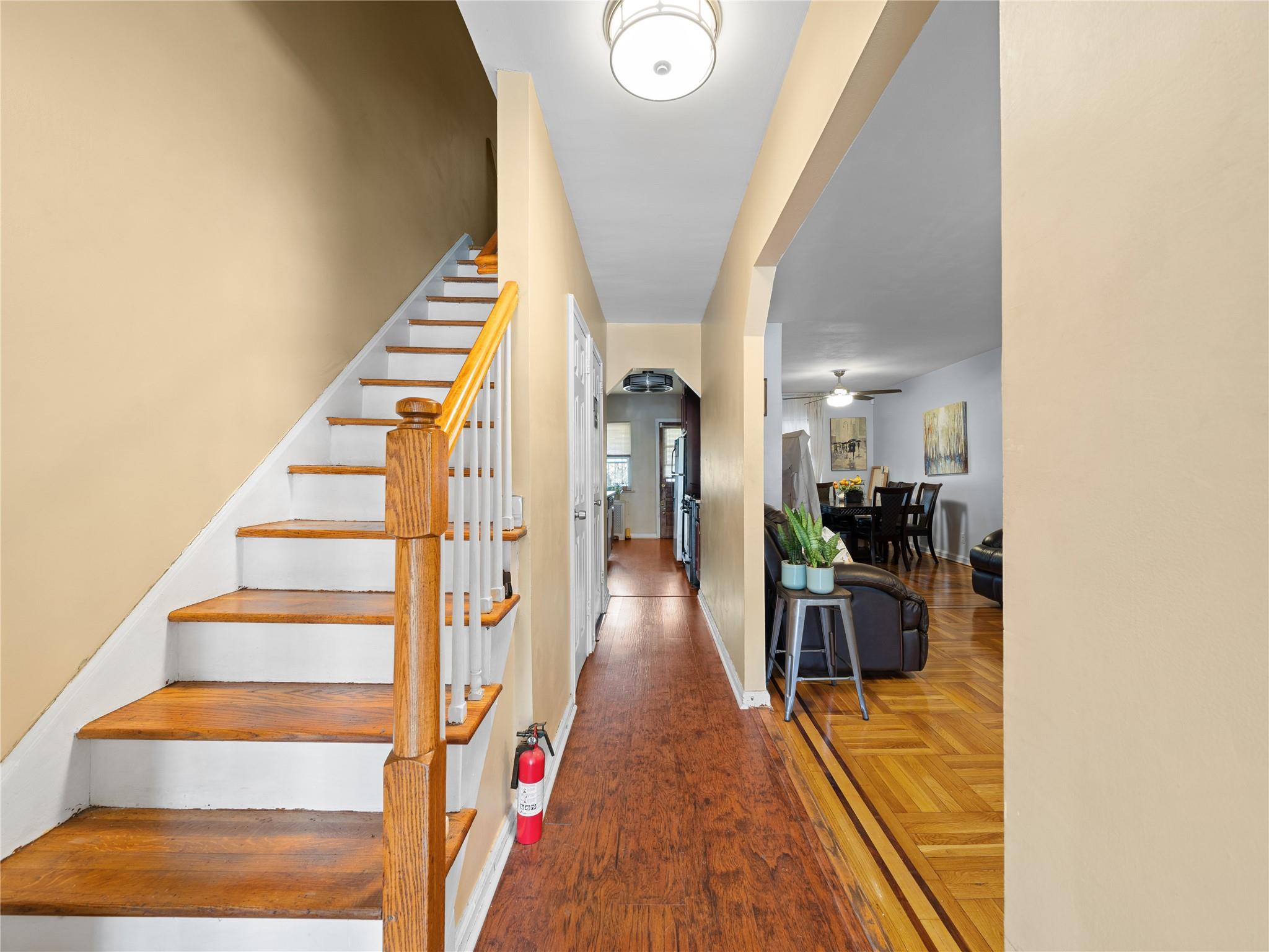 #7 photo, 1138 E 215th Street, Bronx , NY 10469