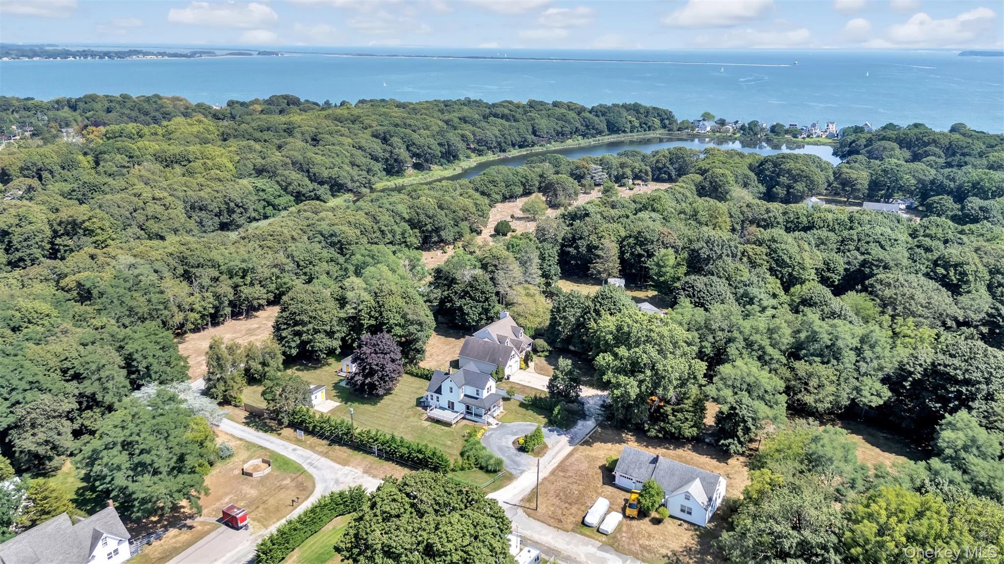 #7 photo, 235 Cemetery Road, サフォーク郡 East Marion , NY 11939