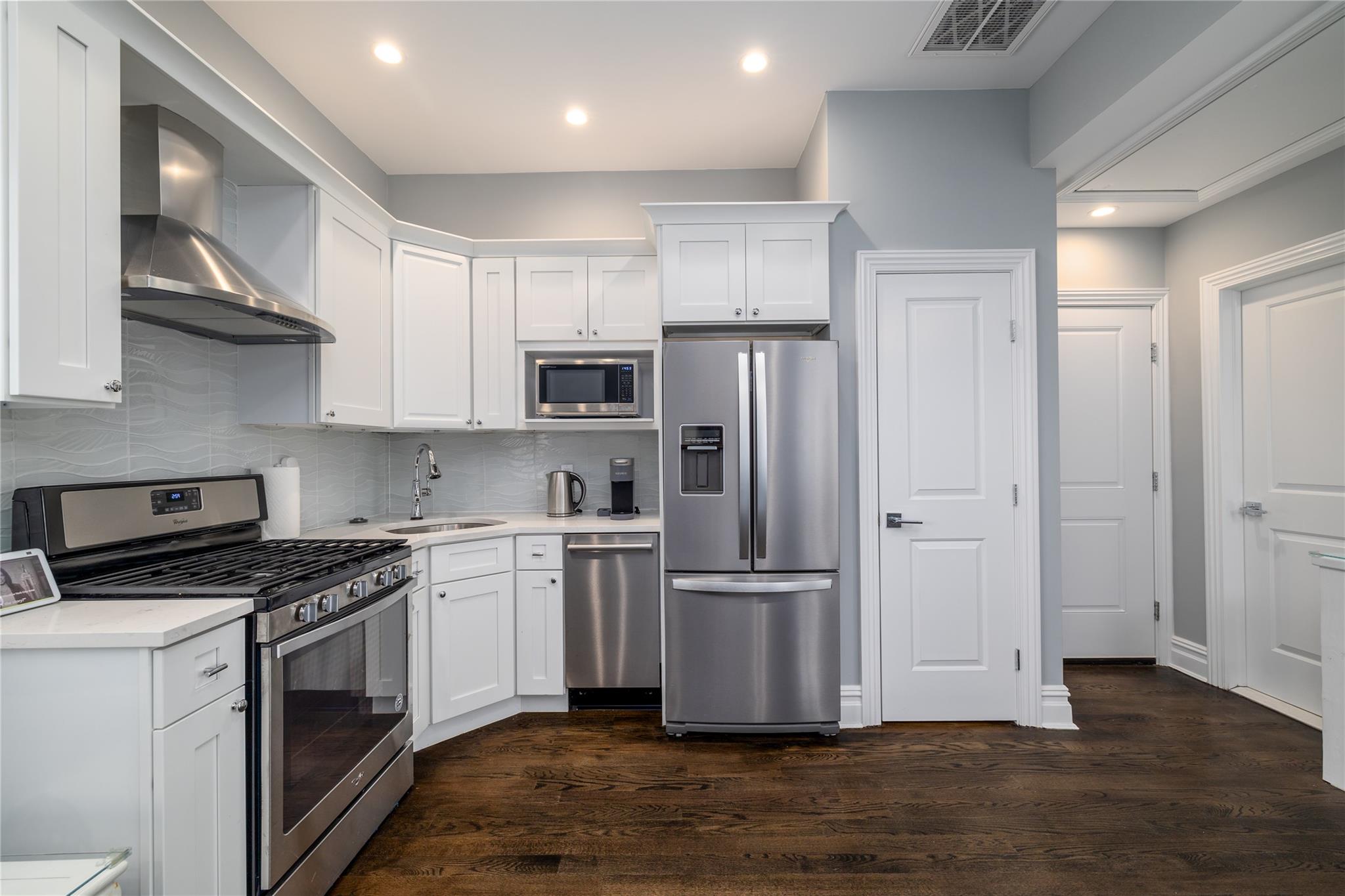 #2 photo, 88 Oregon Street, ناسو Long Beach , NY 11561