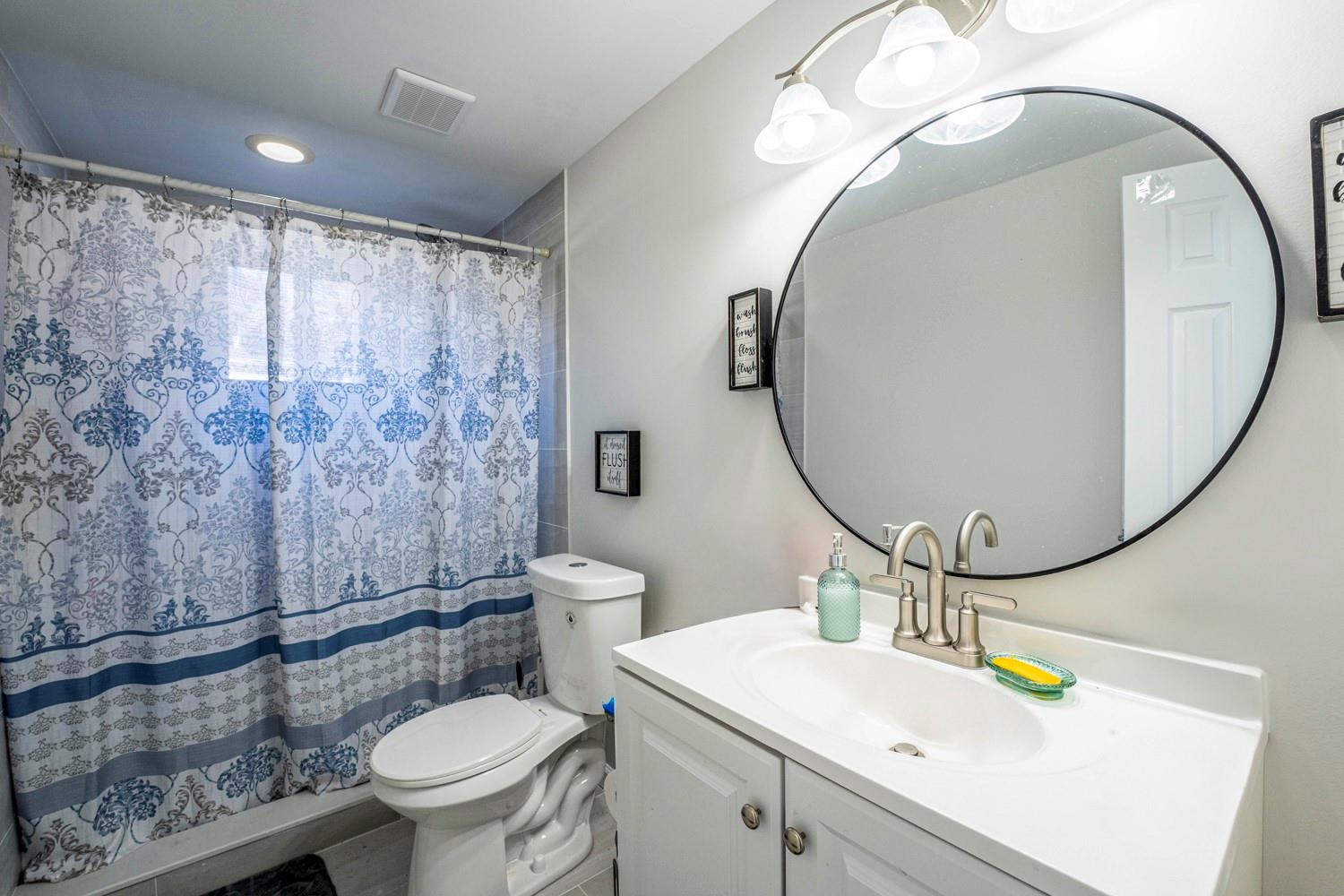 #20 photo, 55 Glenmalure Street, Amityville , NY 11701