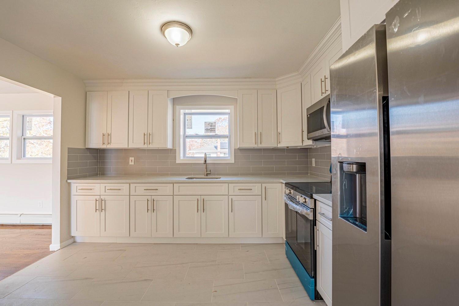 #9 photo, 55 Glenmalure Street, Amityville , NY 11701