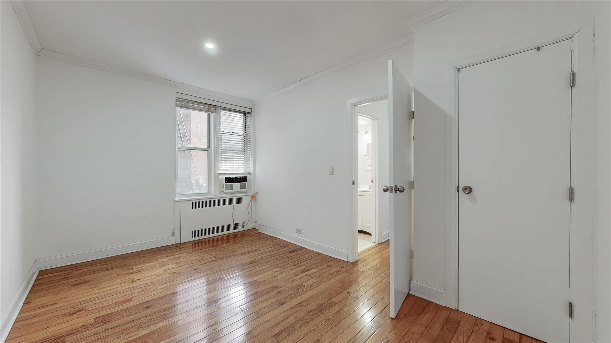 #17 photo, 110-34 73 Road, 皇后区 森林小丘 Forest Hills , NY 11375