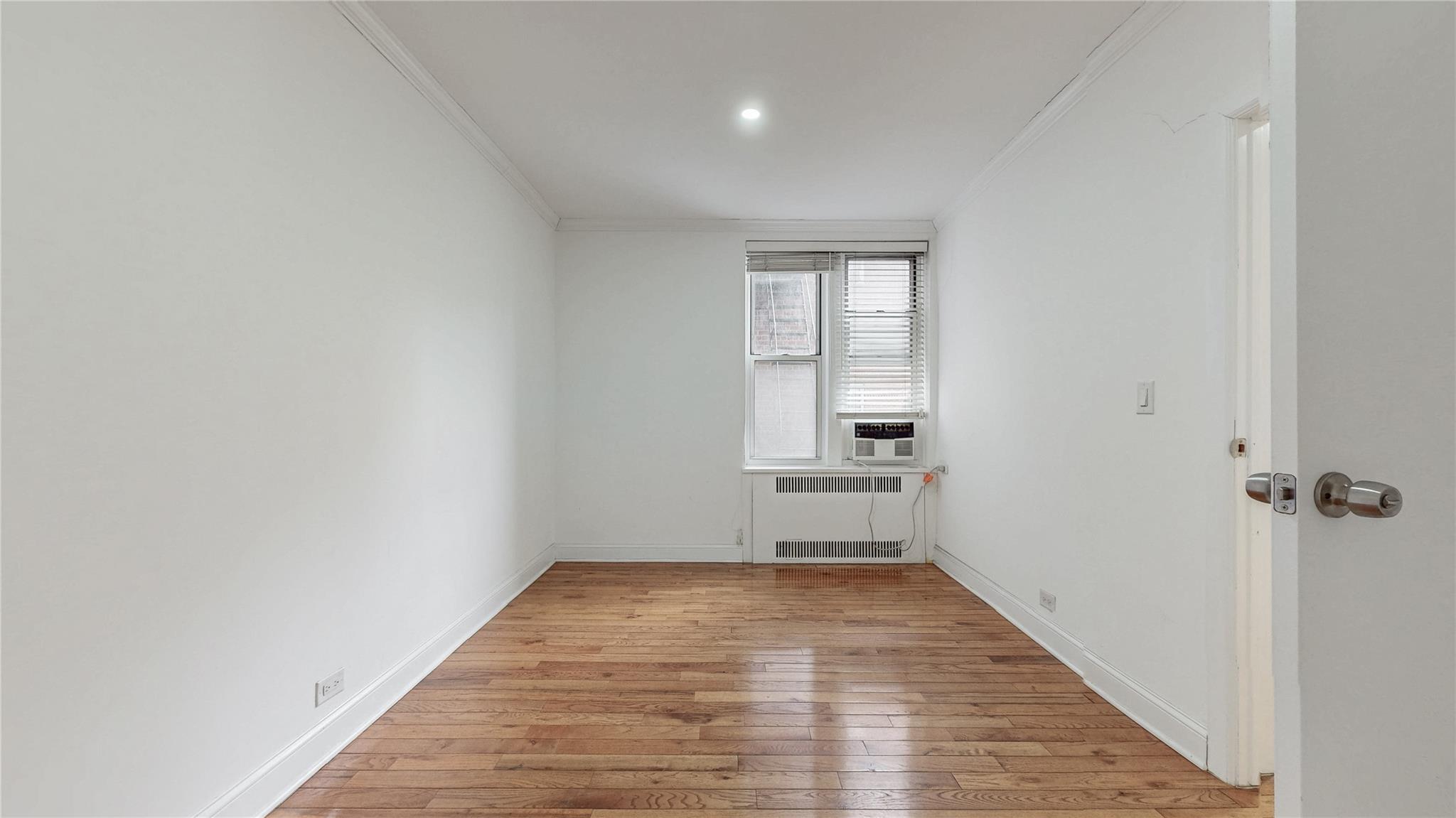 #18 photo, 110-34 73 Road, 皇后区 森林小丘 Forest Hills , NY 11375