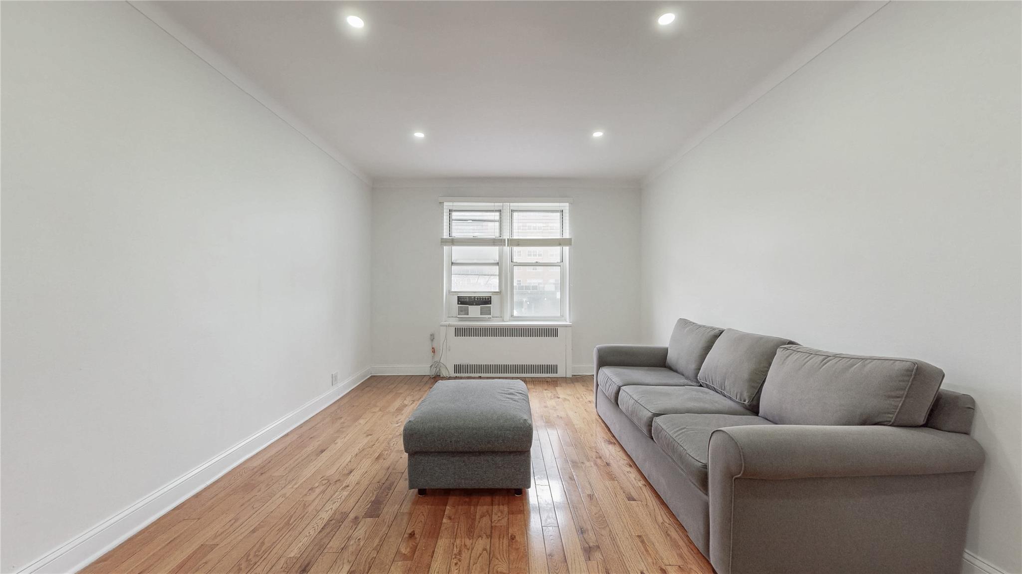 #7 photo, 110-34 73 Road, 皇后区 森林小丘 Forest Hills , NY 11375