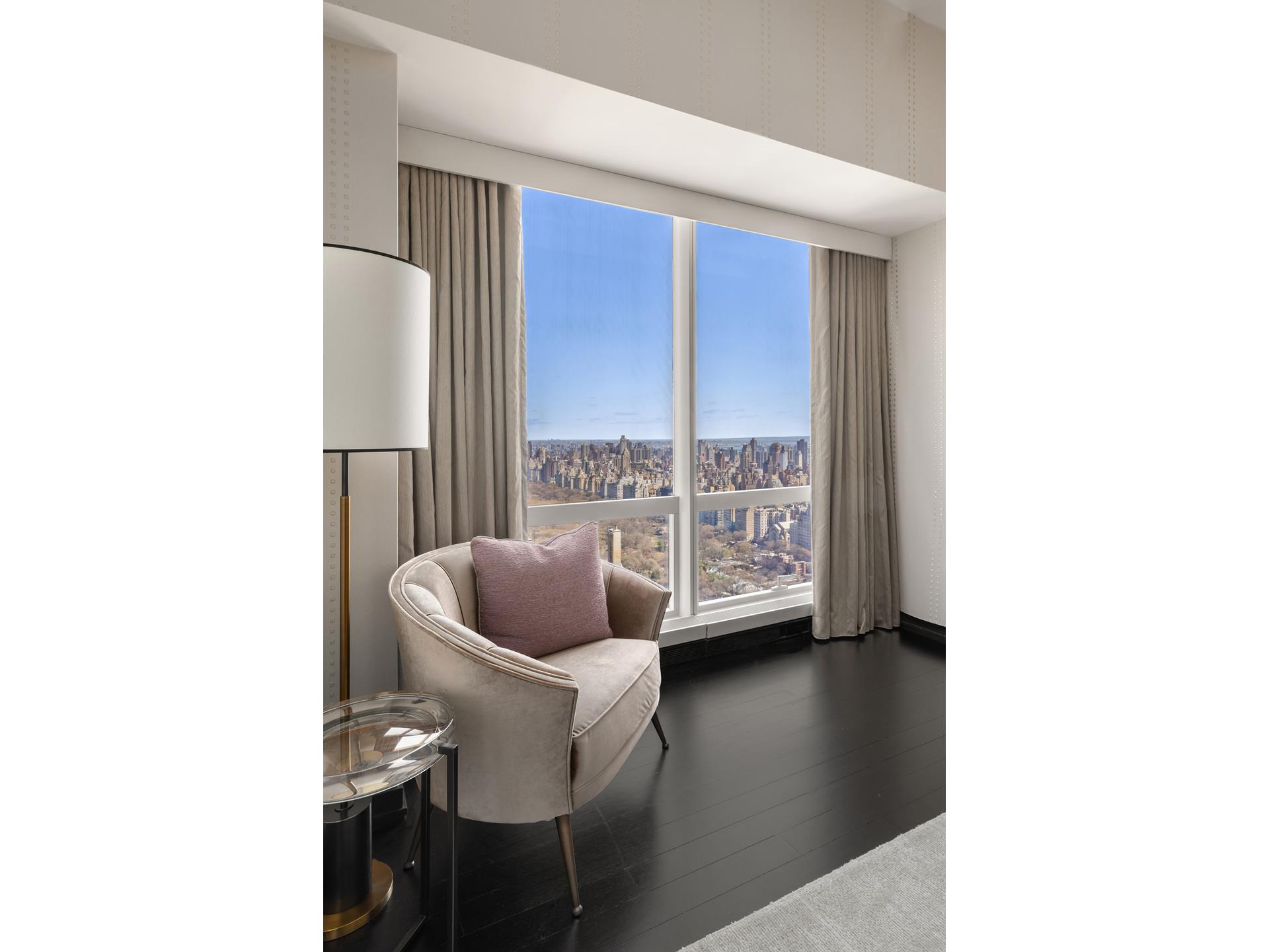 #13 photo, 157 W 57TH Street, マンハッタン Central Park South , NY 10019