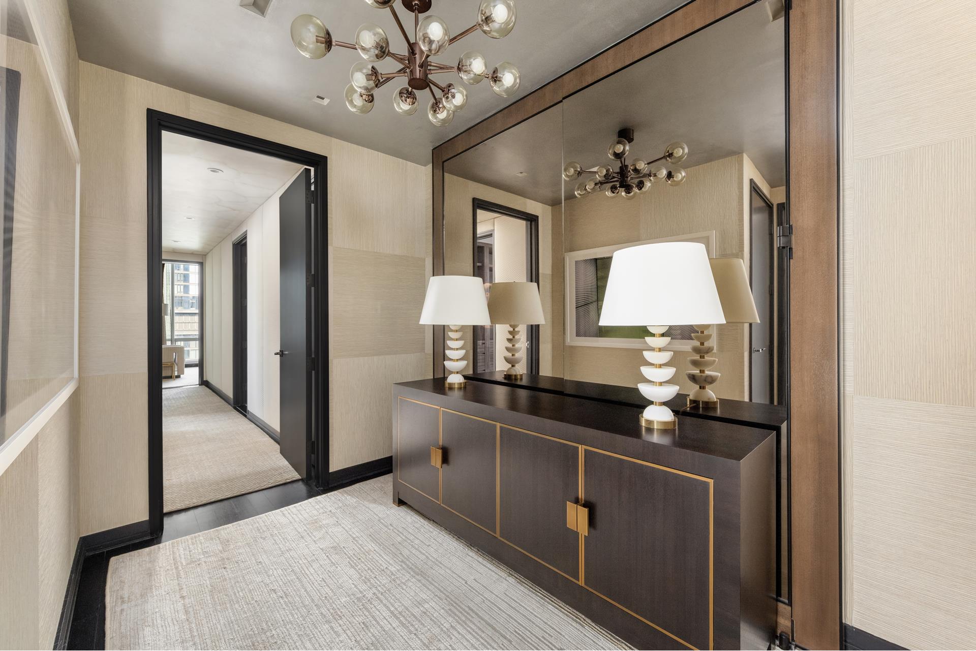 #19 photo, 157 W 57TH Street, マンハッタン Central Park South , NY 10019