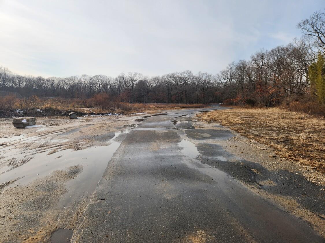 #4 photo, 306 Route 25A, サフォーク郡 Mount Sinai , NY 11766