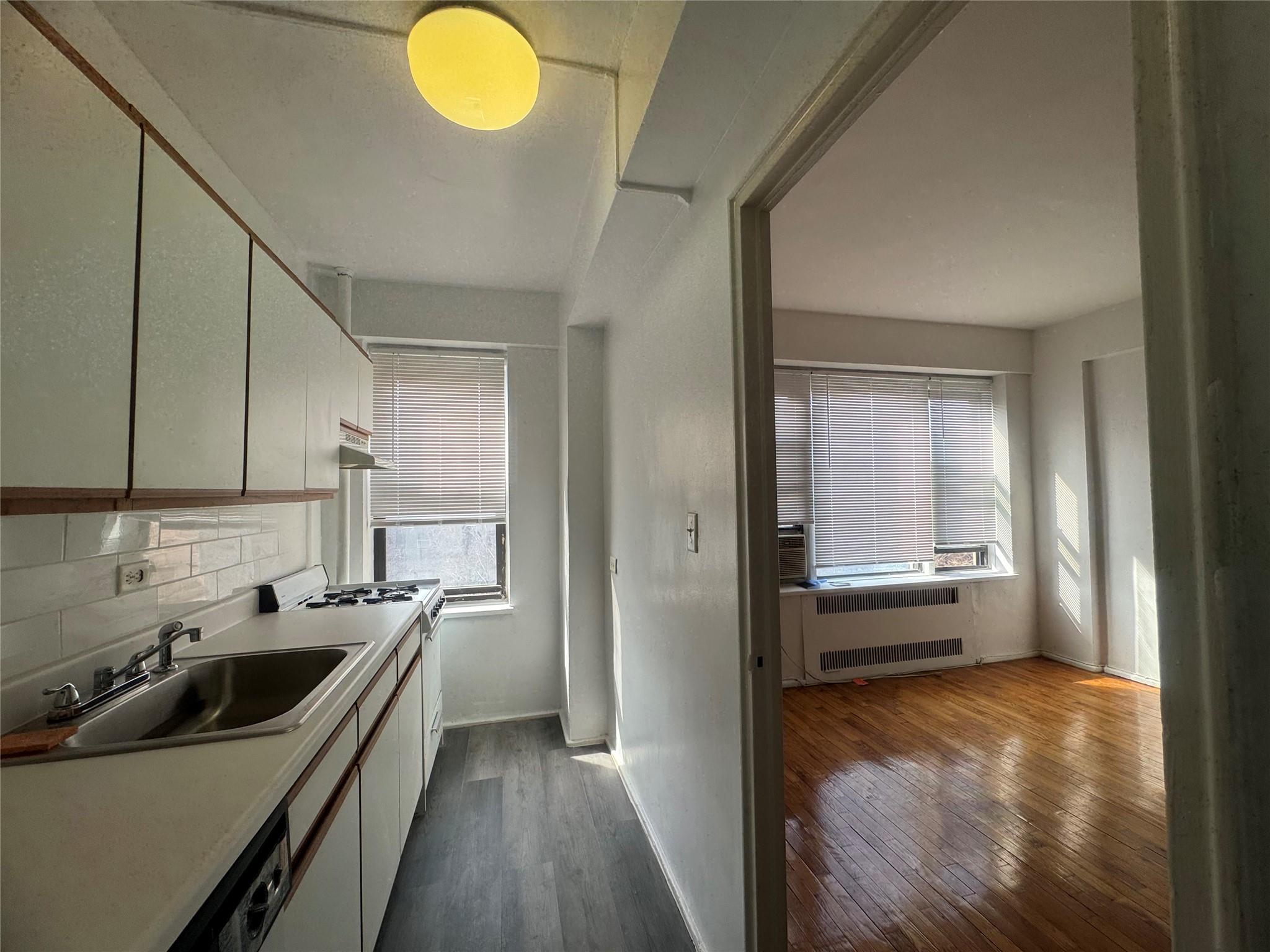 #7 photo, 99-21 67th Rd, クイーンズ区 Forest Hills , NY 11375