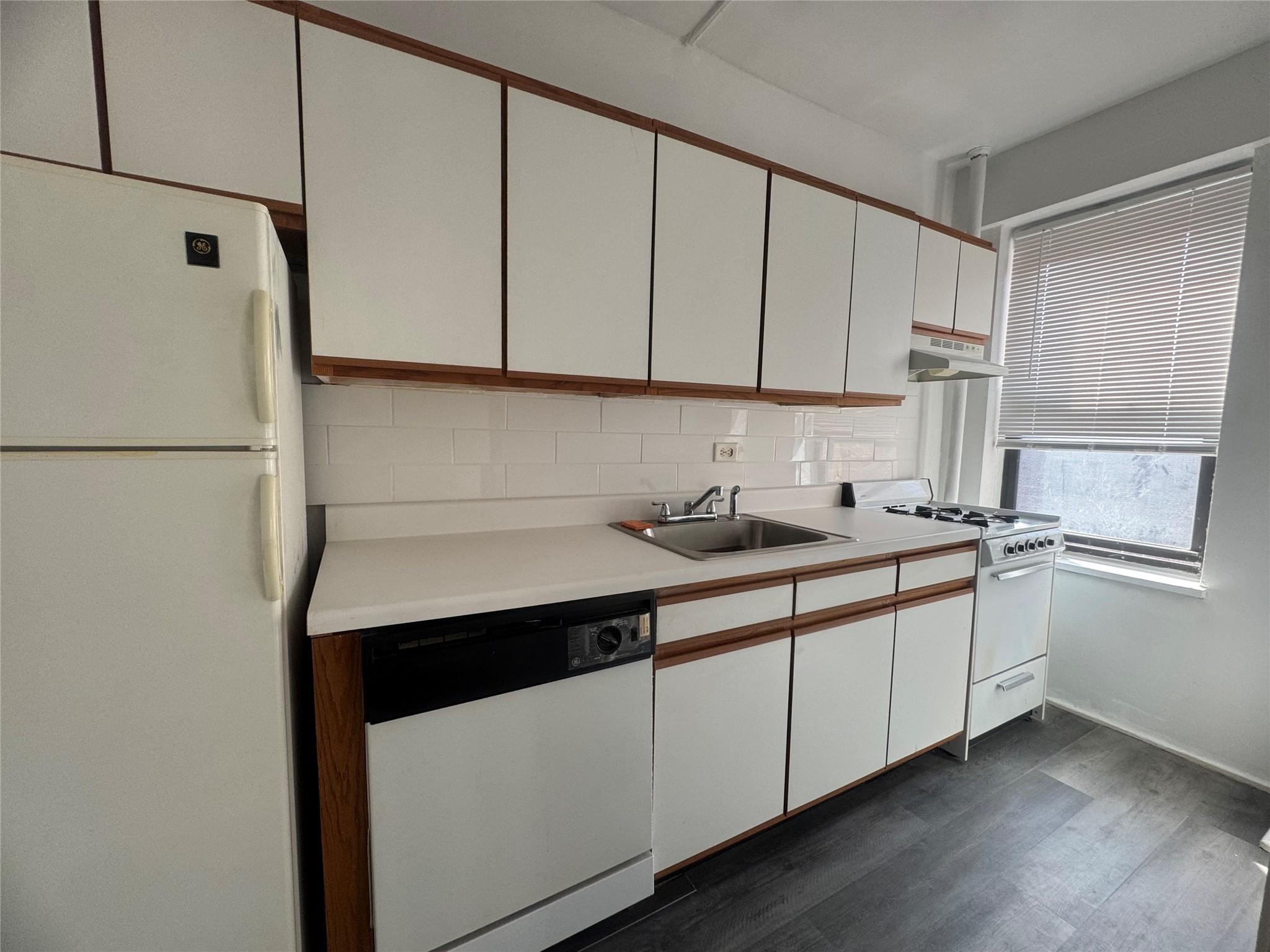 #8 photo, 99-21 67th Rd, クイーンズ区 Forest Hills , NY 11375