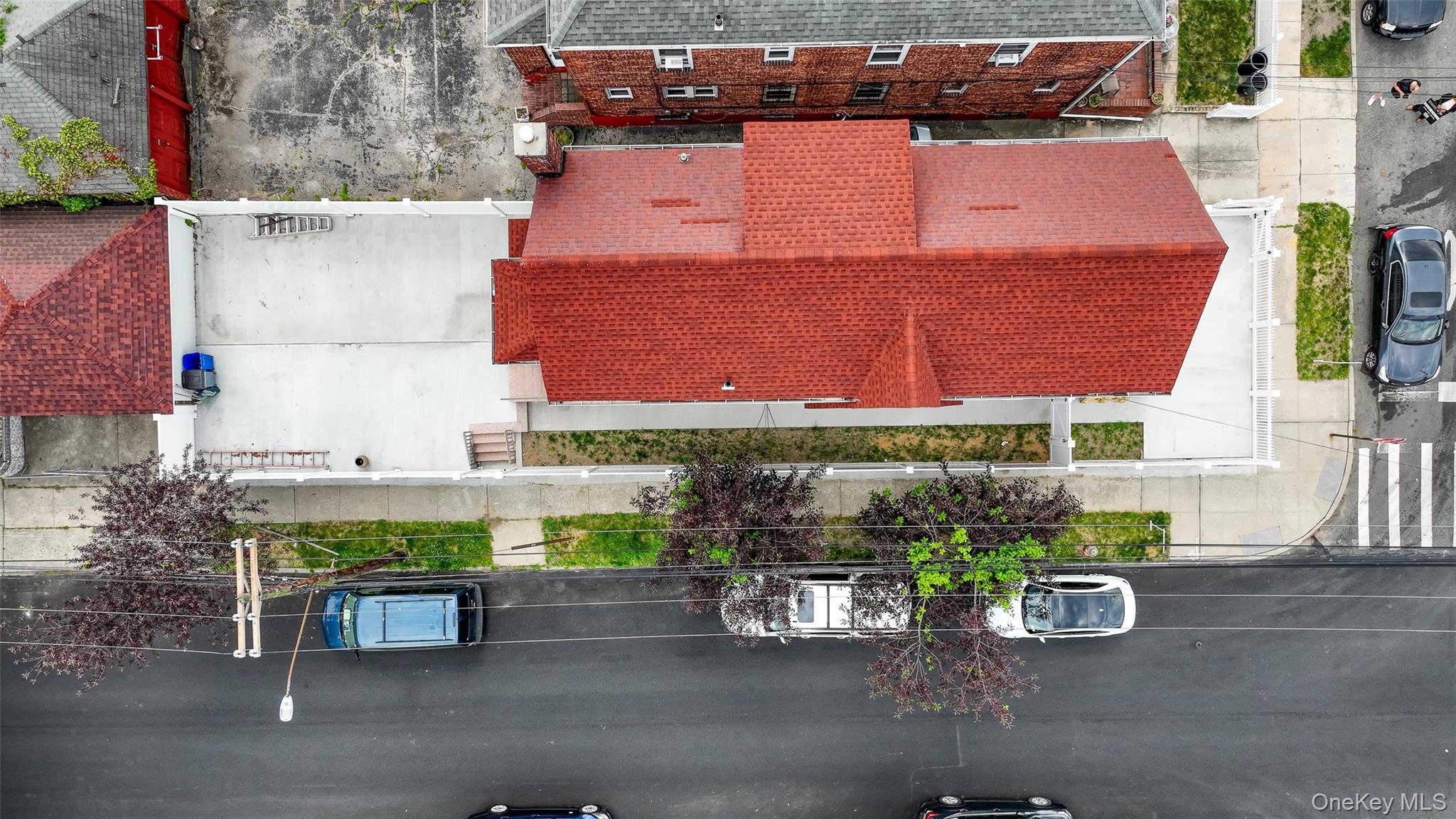 #13 photo, 191-68 115th Road, קווינס Saint Albans , NY 11412