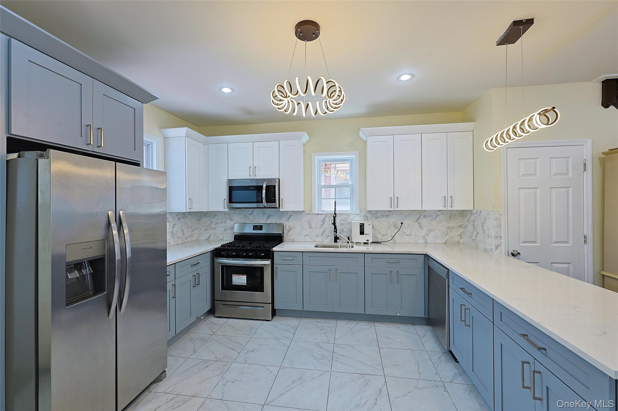 #9 photo, 191-68 115th Road, קווינס Saint Albans , NY 11412