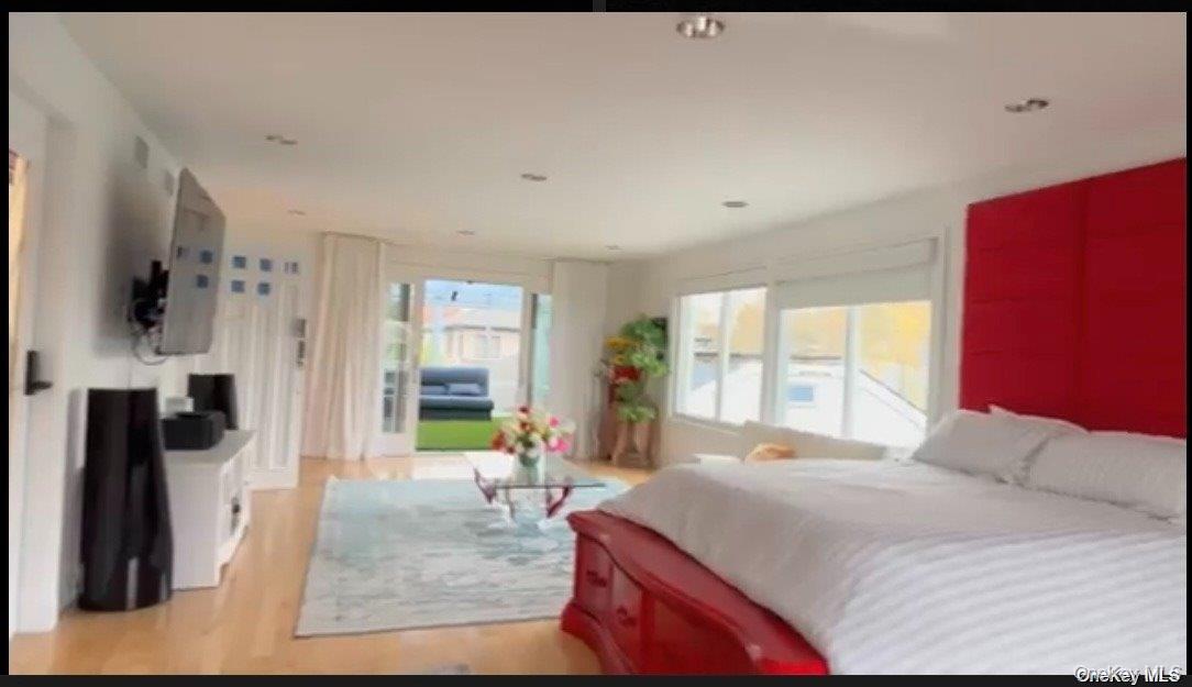 #17 photo, 215-40 27th Avenue, बेसाइड Bayside , NY 11360