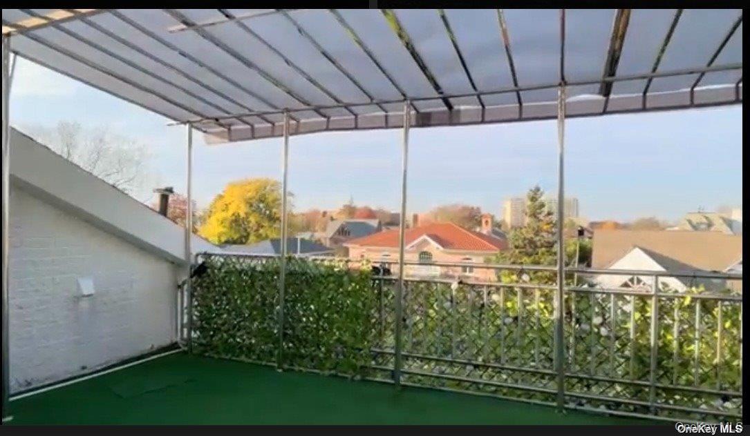 #20 photo, 215-40 27th Avenue, बेसाइड Bayside , NY 11360