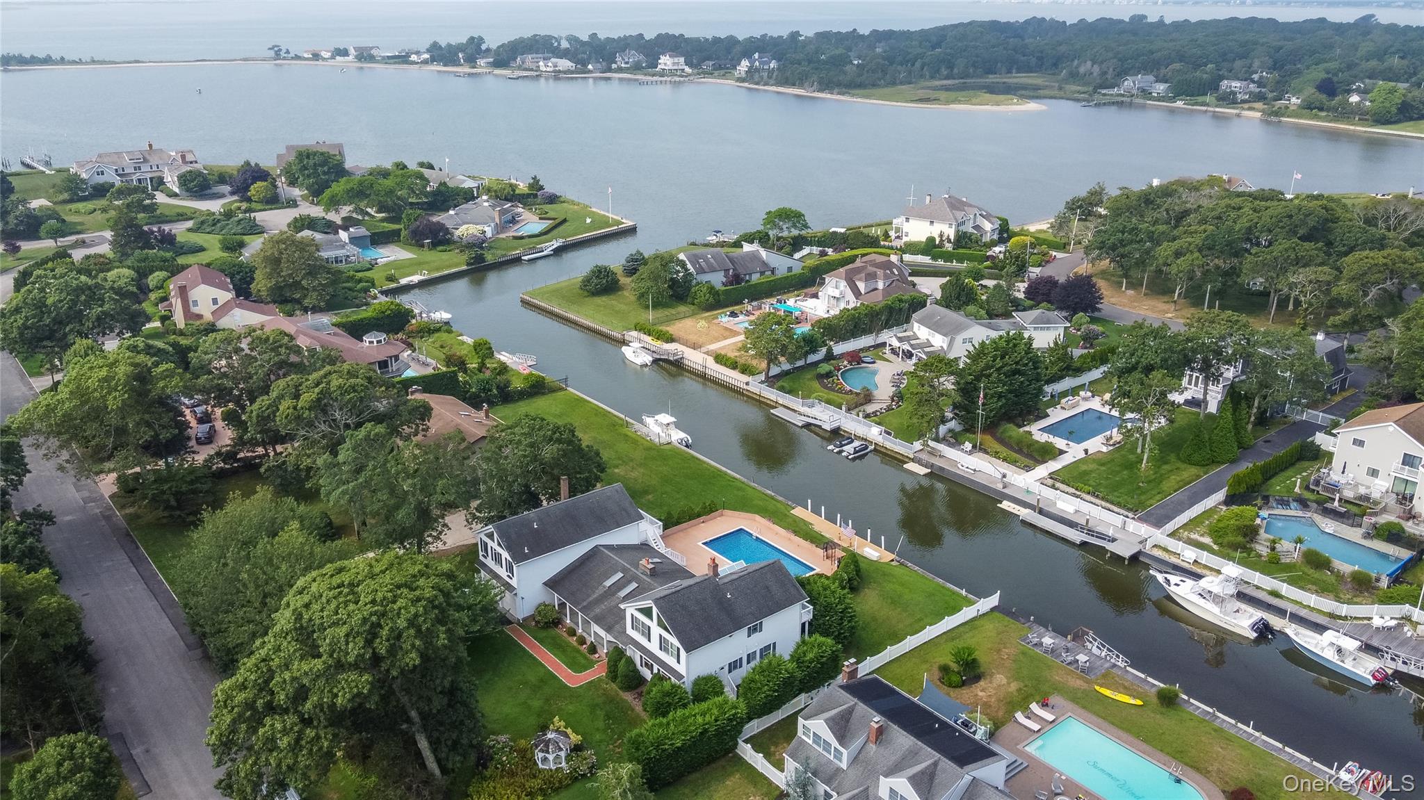 #4 photo, 20 Oak Lane, サフォーク郡 Hampton Bays , NY 11946