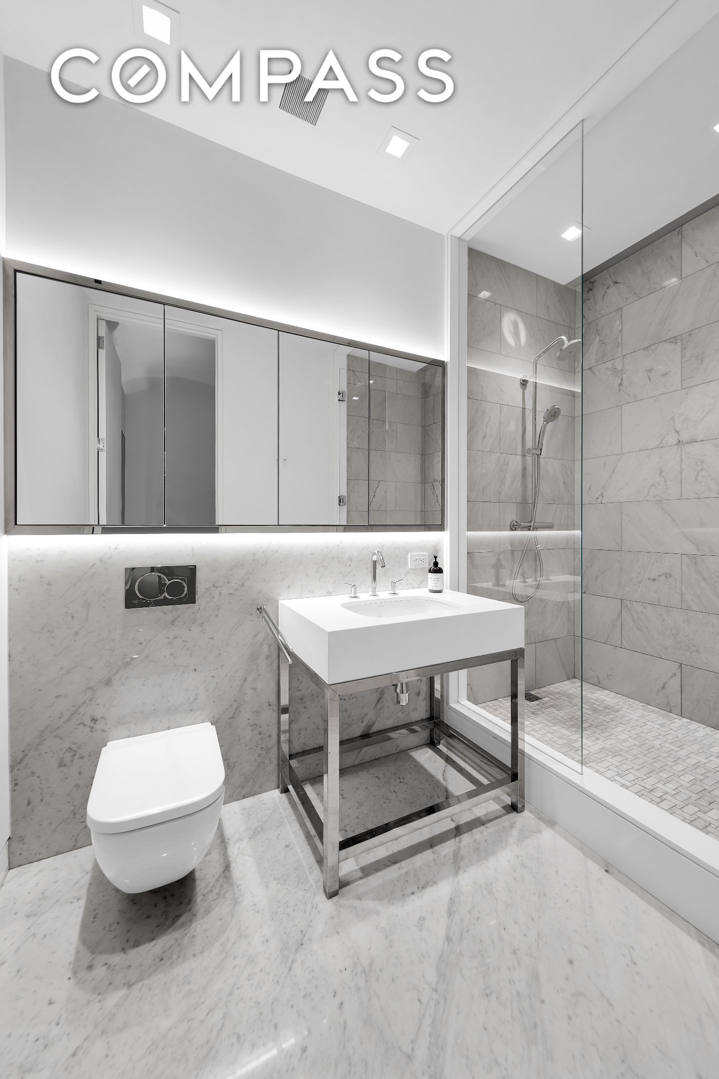 #10 photo, 543 Broadway, SoHo , NY 10012