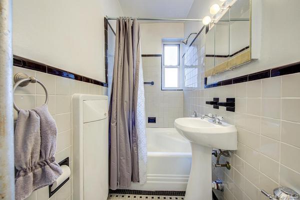 #11 photo, 63-61 99th Street, クイーンズ区 Rego Park , NY 11374