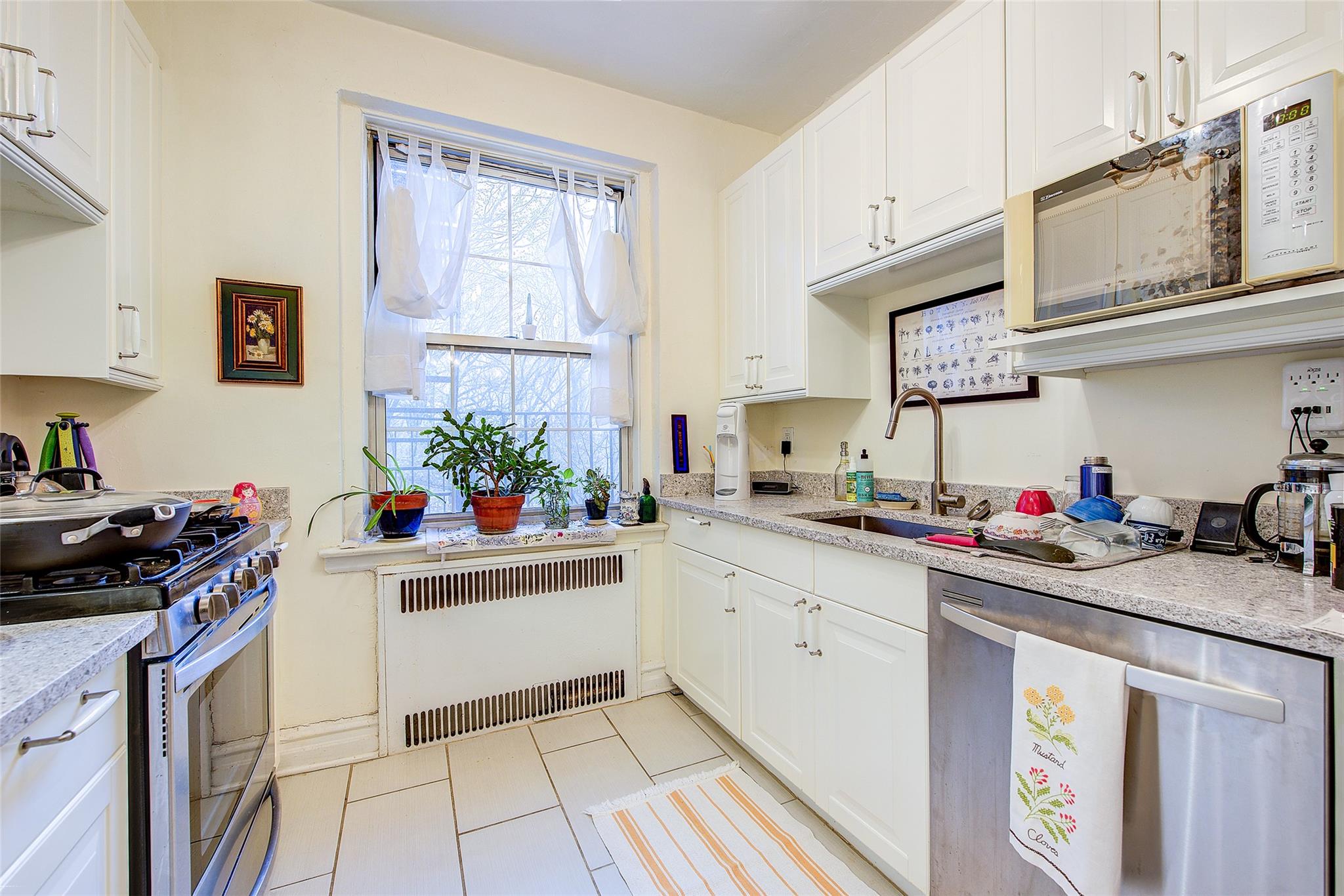 #16 photo, 117-01 Park Lane South, Kew Gardens , NY 11415