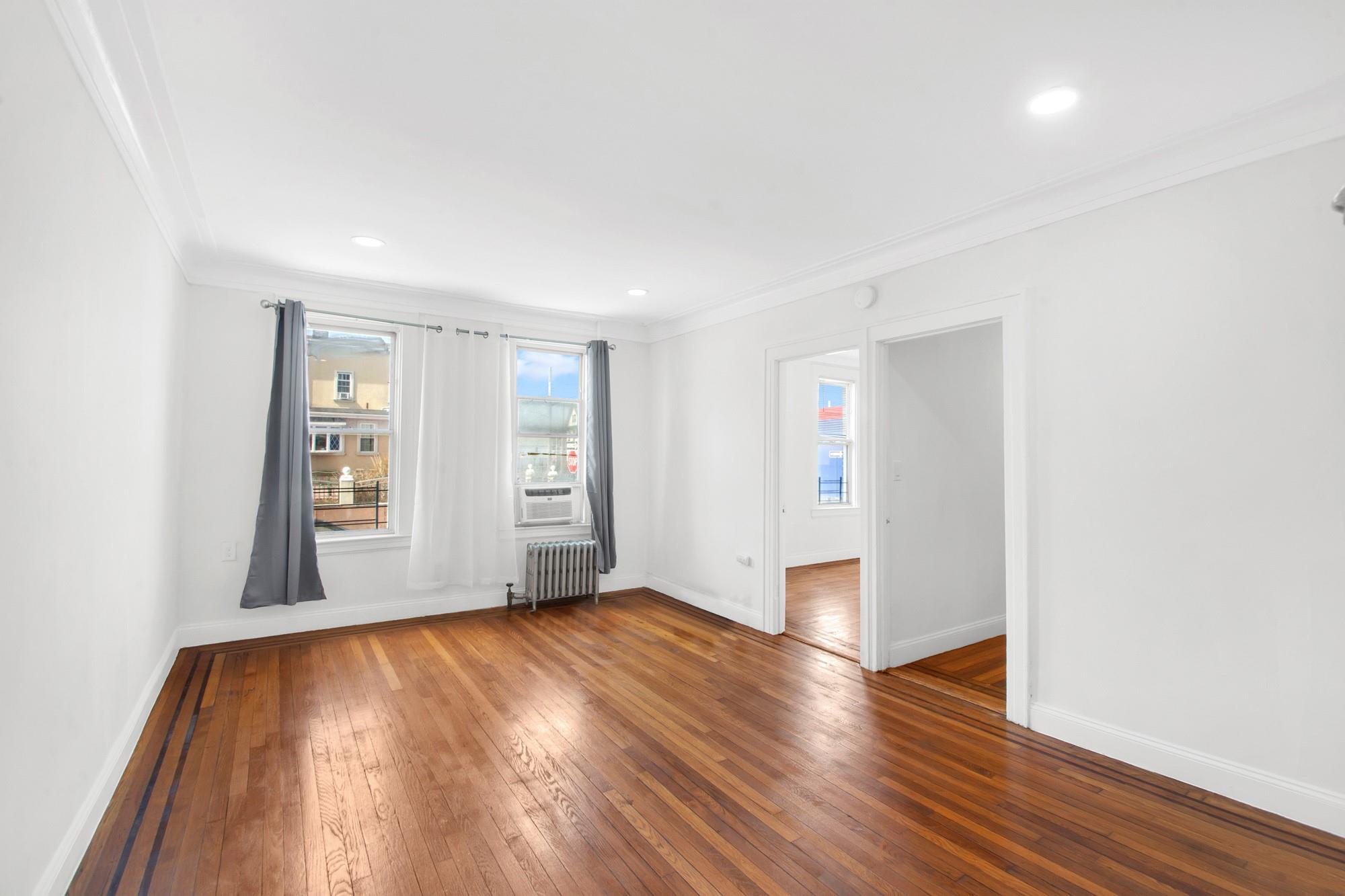 #5 photo, 95-03 Cresskill Place, クイーンズ区 Jamaica , NY 11435