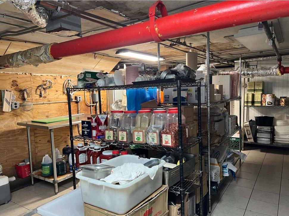 #6 photo, 160-24 Willets Point Boulevard, クイーンズ区 Whitestone , NY 11357