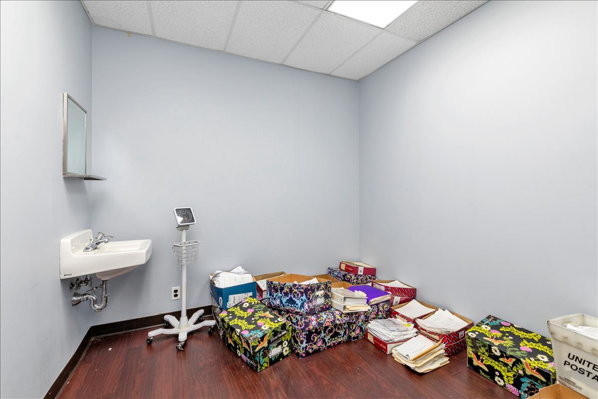 #10 photo, 1620 Front Street, ナッソー郡 East Meadow , NY 11554