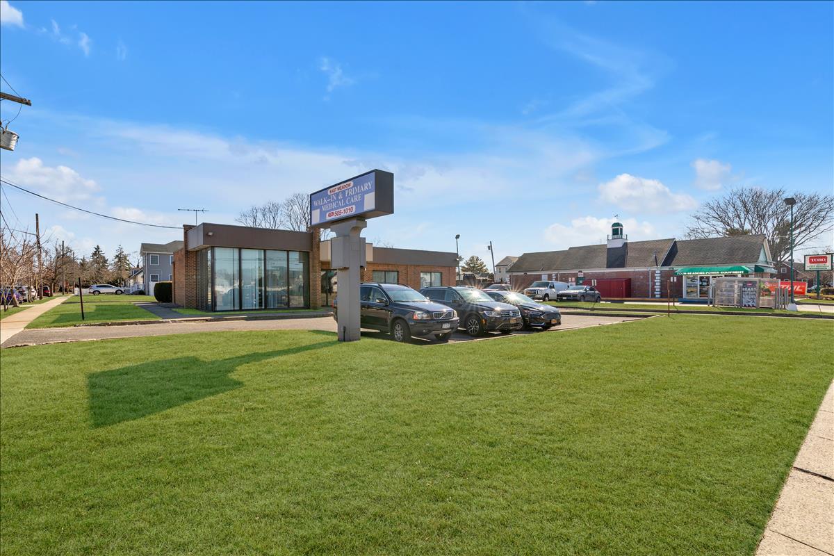 #13 photo, 1620 Front Street, ナッソー郡 East Meadow , NY 11554