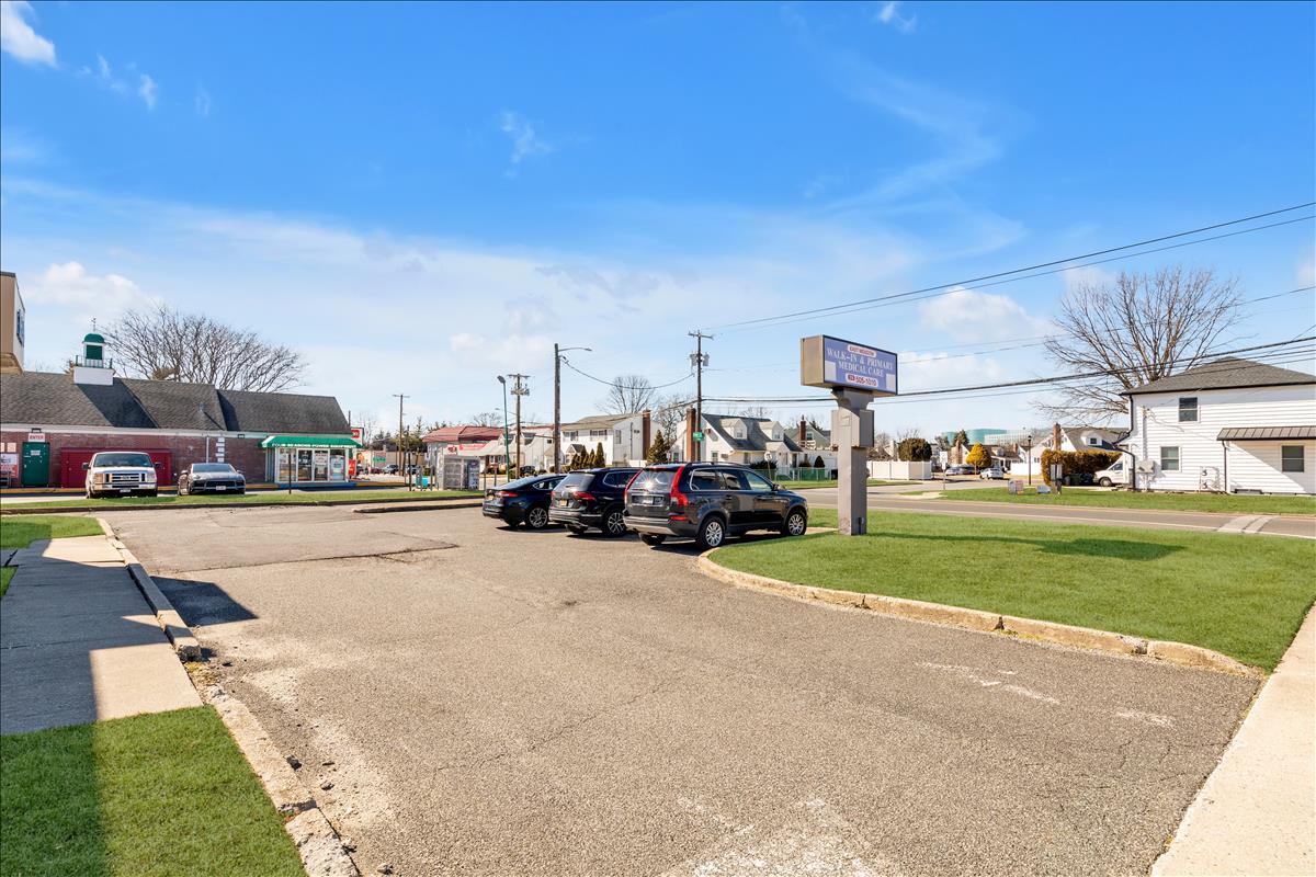 #15 photo, 1620 Front Street, ナッソー郡 East Meadow , NY 11554