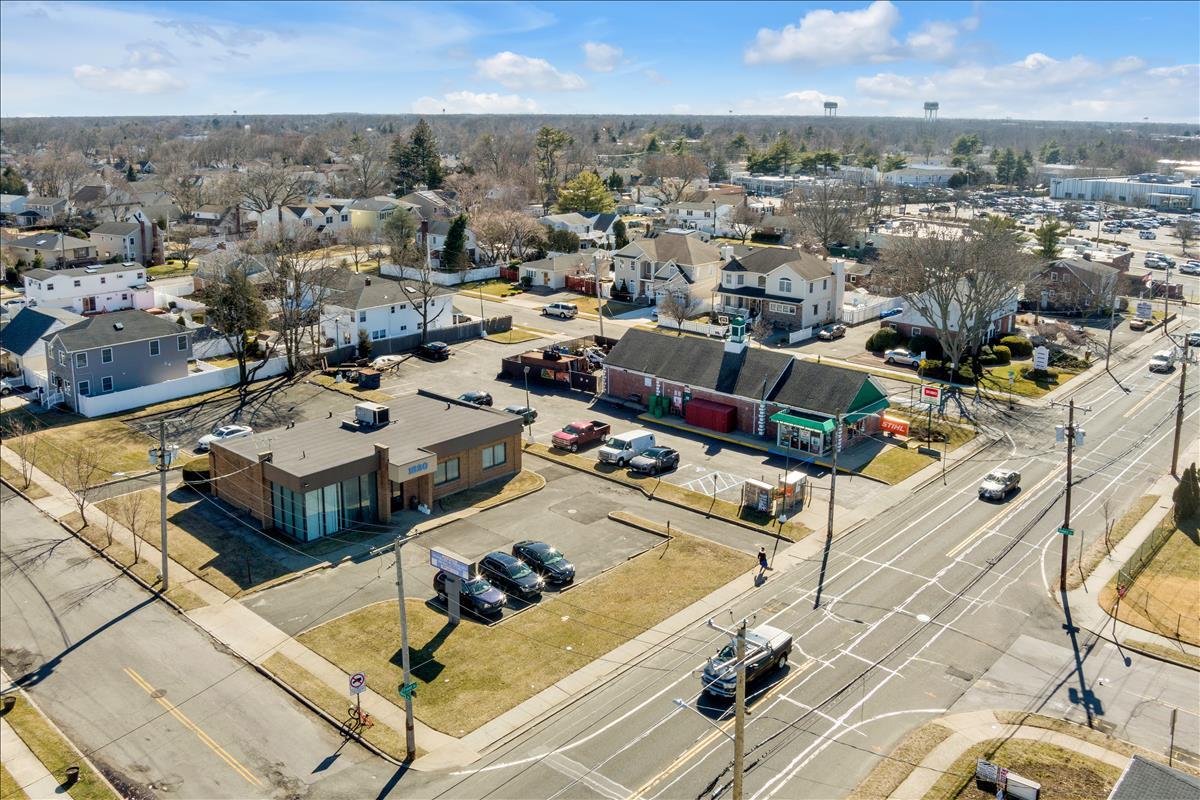 #2 photo, 1620 Front Street, ナッソー郡 East Meadow , NY 11554