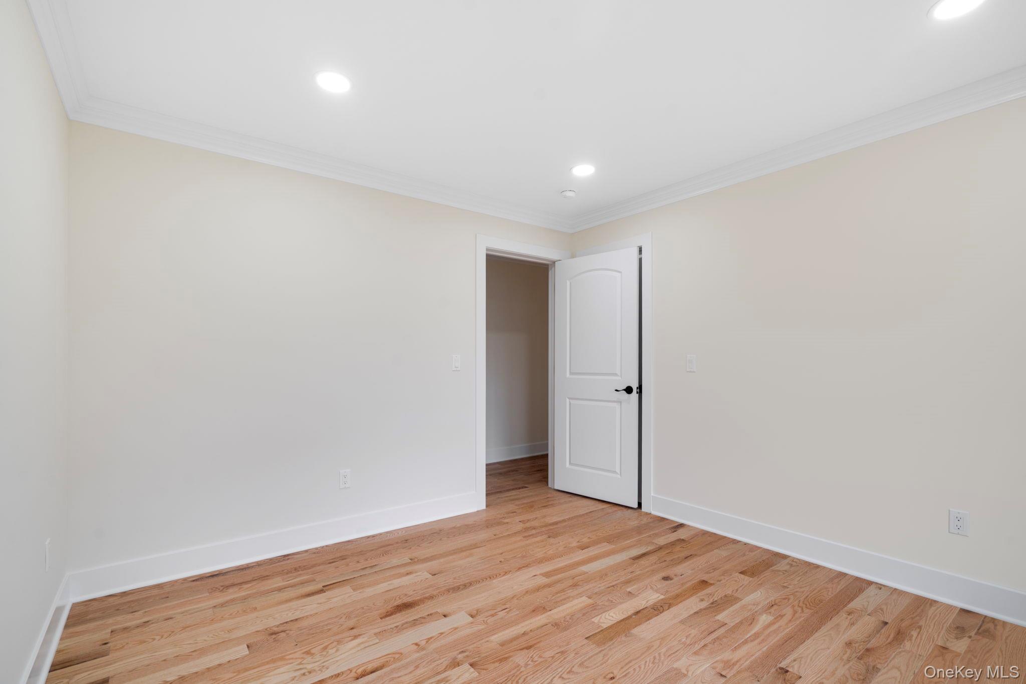 #11 photo, 219 Mile Square Road, Yonkers , NY 10701