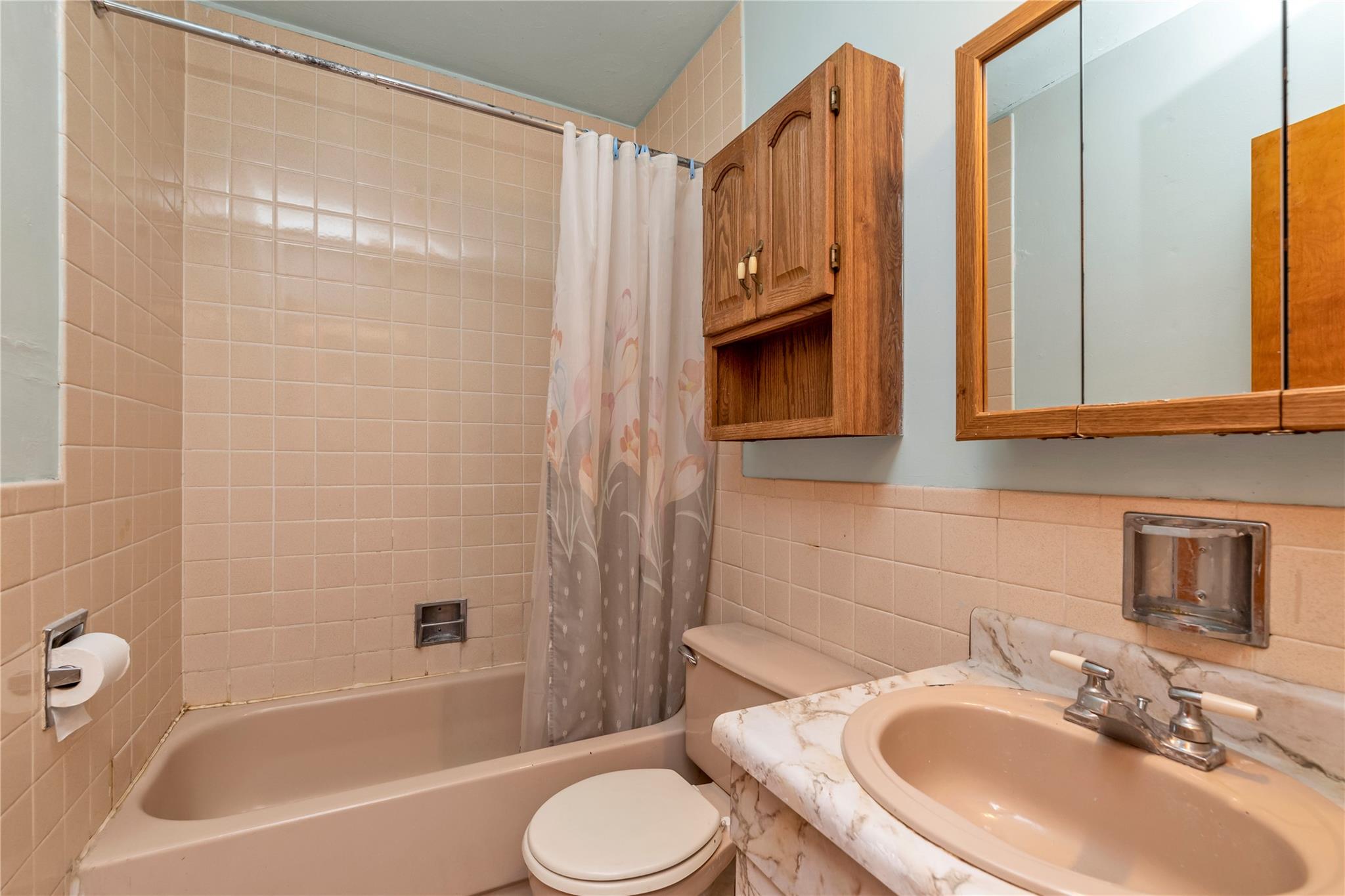 #16 photo, 420 Old Country Road, Melville , NY 11747