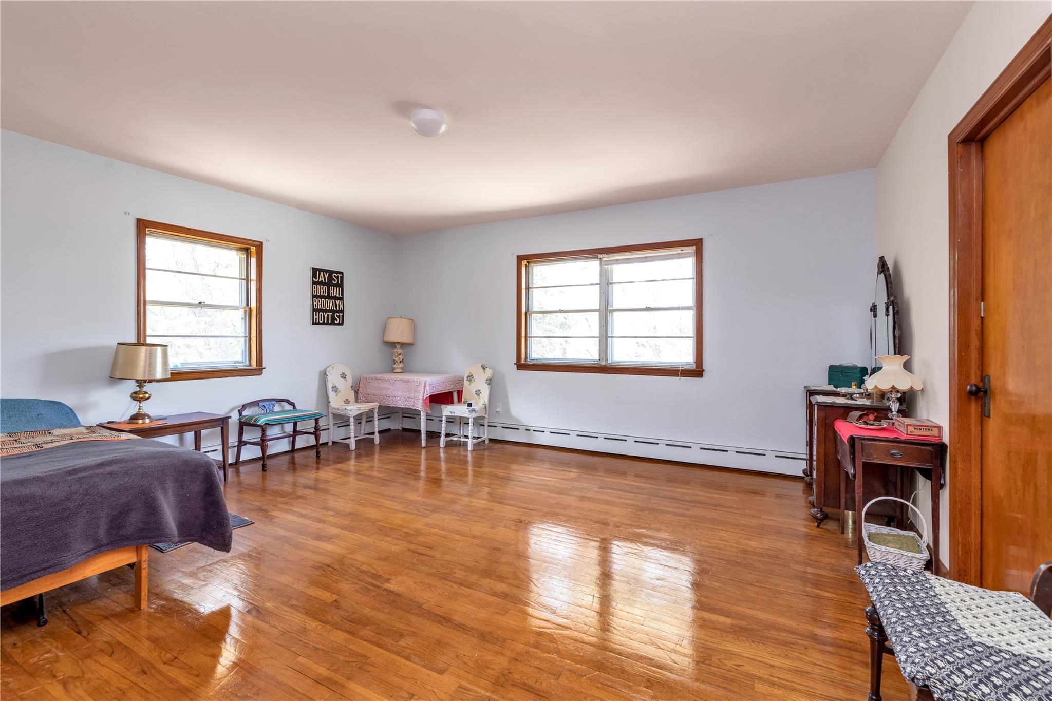 #18 photo, 420 Old Country Road, Melville , NY 11747