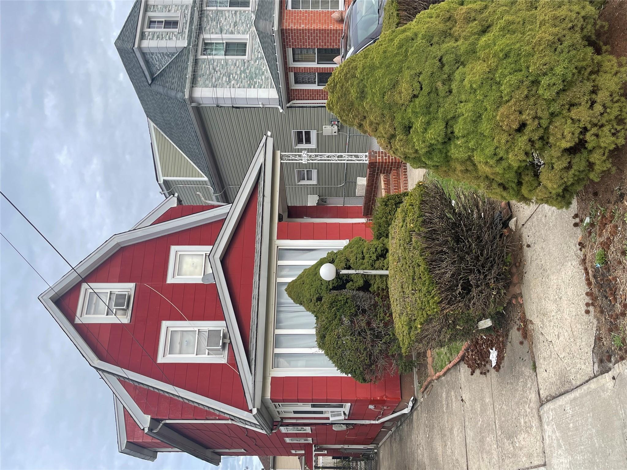 #4 photo, 10925 208th Street, Queens Village , NY 11429