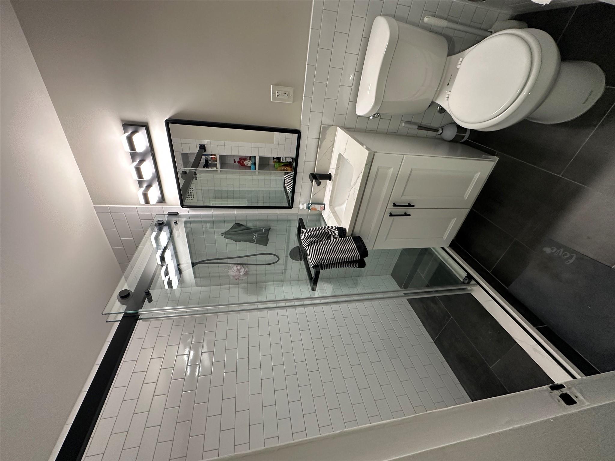 #14 photo, 241-20 Northern Boulevard, Douglaston , NY 11362