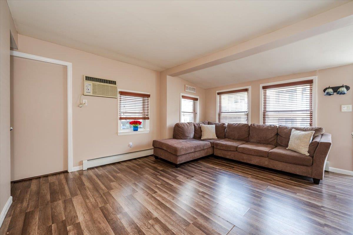 #4 photo, 92 Nebraska Street, ナッソー郡 Long Beach , NY 11561