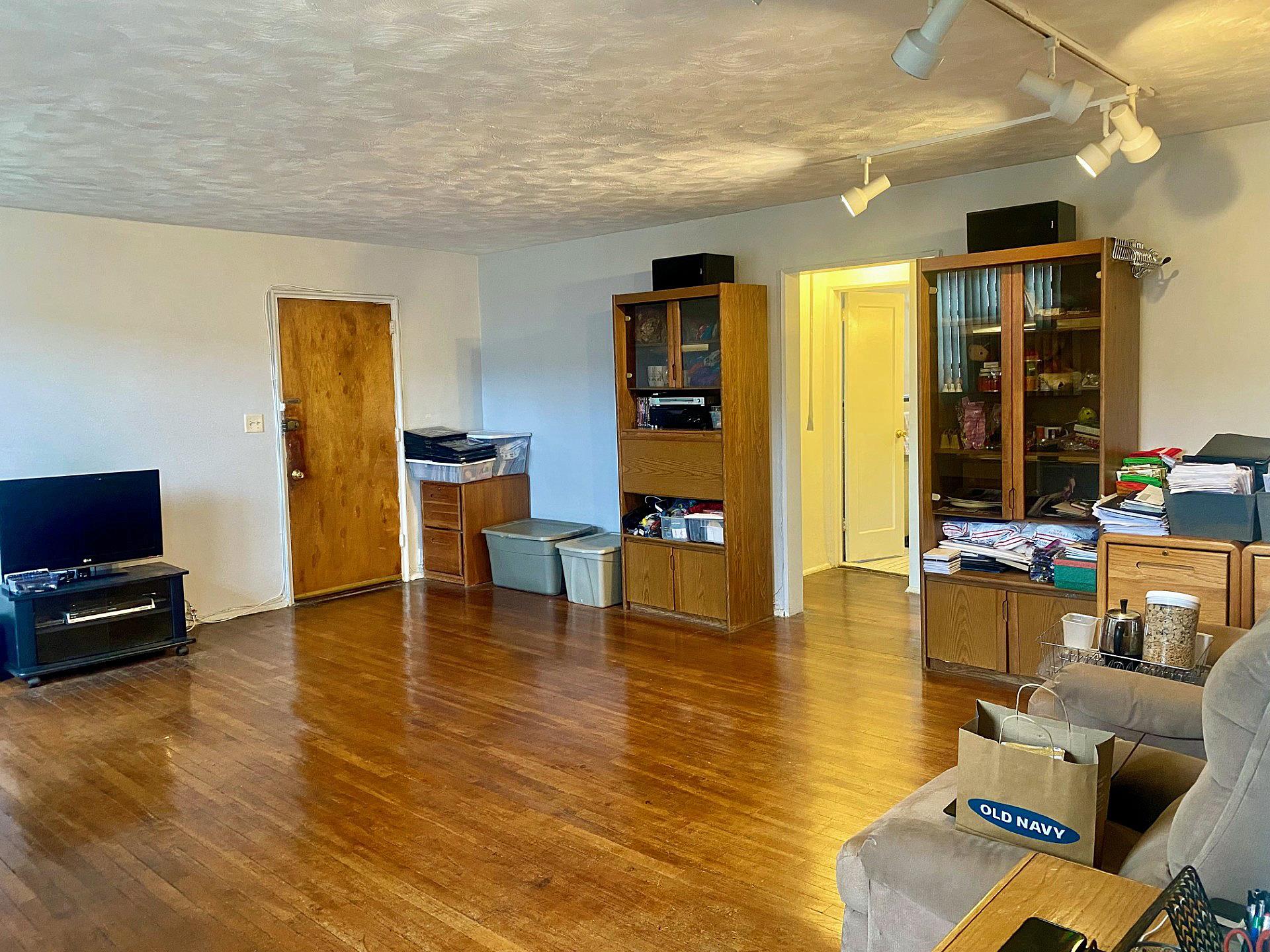 #4 photo, 166-30 17th Road, Whitestone , NY 11357