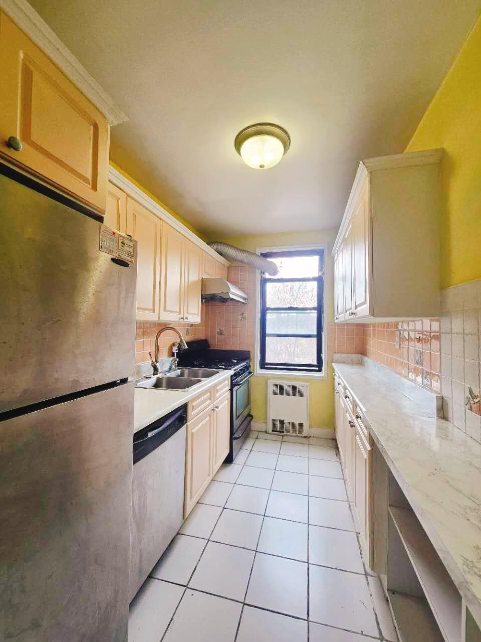 #5 photo, 150-10 71st Avenue, Kew Garden Hills , NY 11367