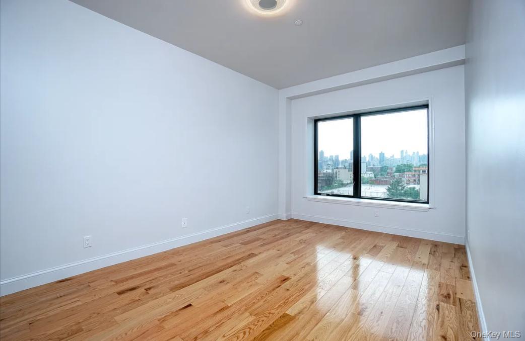 #4 photo, 28-06 21 Street, クイーンズ区 Astoria , NY 11102