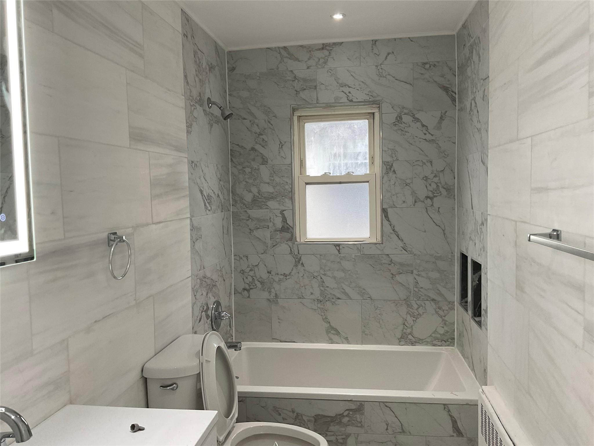 #11 photo, 245-39 147th Drive, クイーンズ区 Rosedale , NY 11422