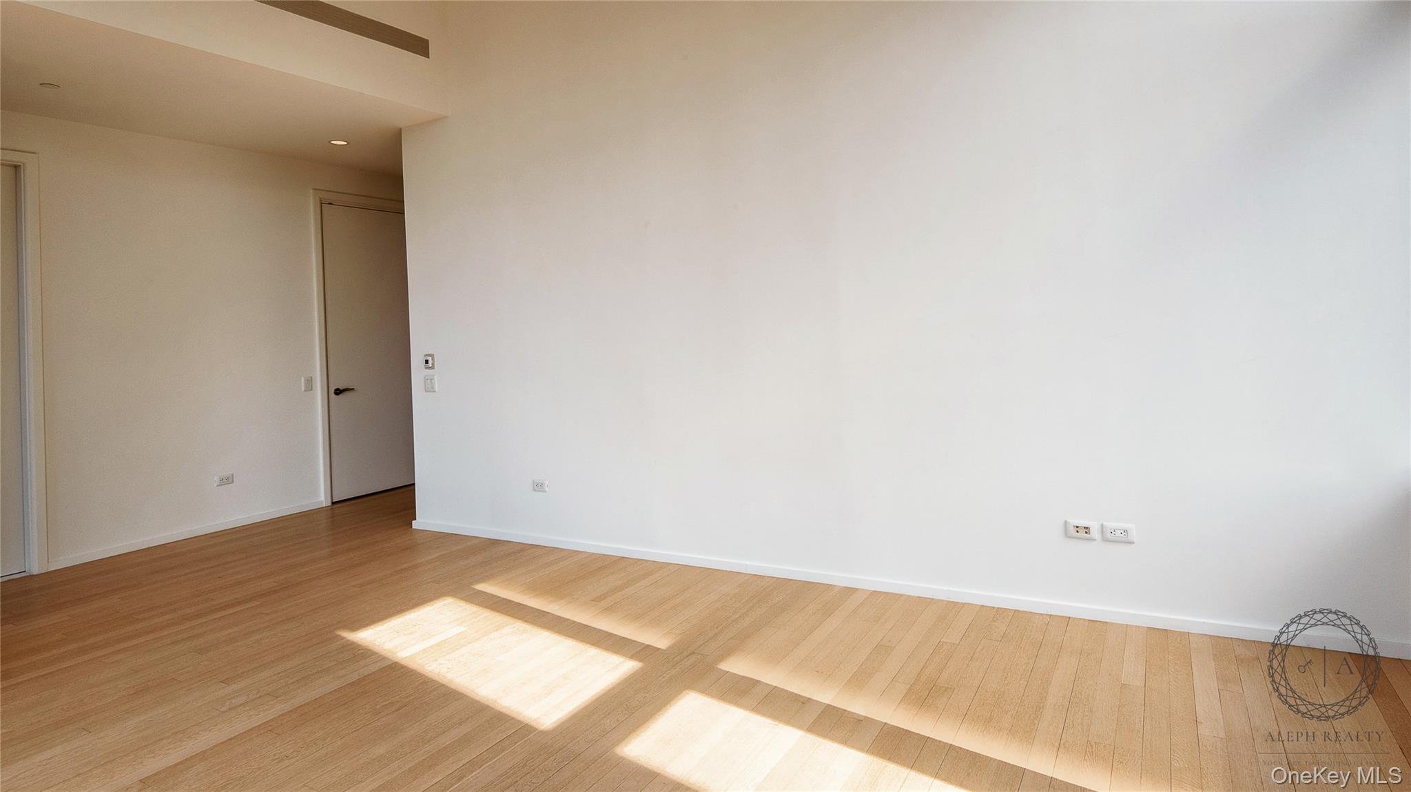 #12 photo, 50 United Nations Plaza, マンハッタン New York (Manhattan) , NY 10017