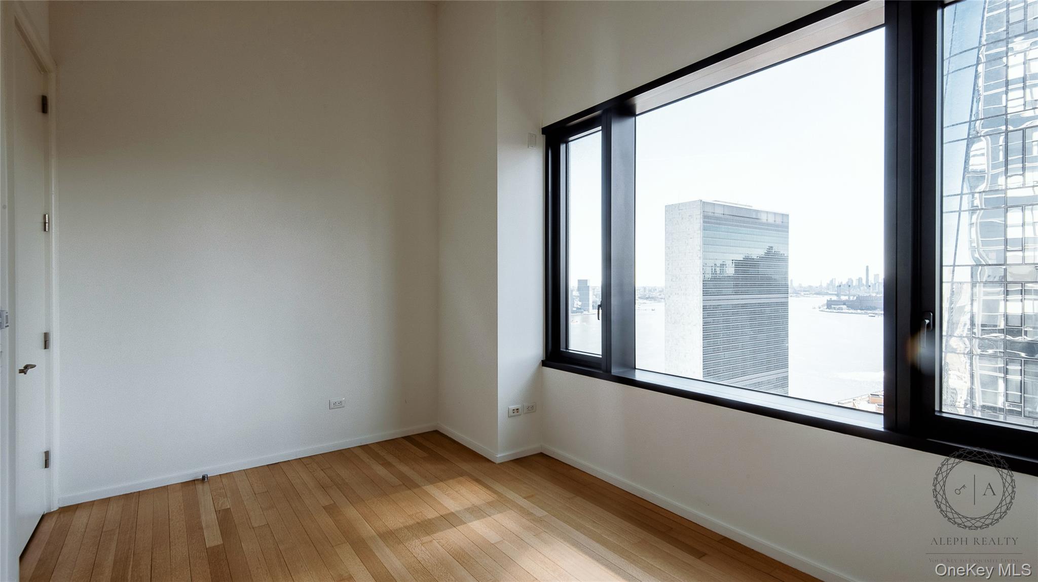 #19 photo, 50 United Nations Plaza, マンハッタン New York (Manhattan) , NY 10017