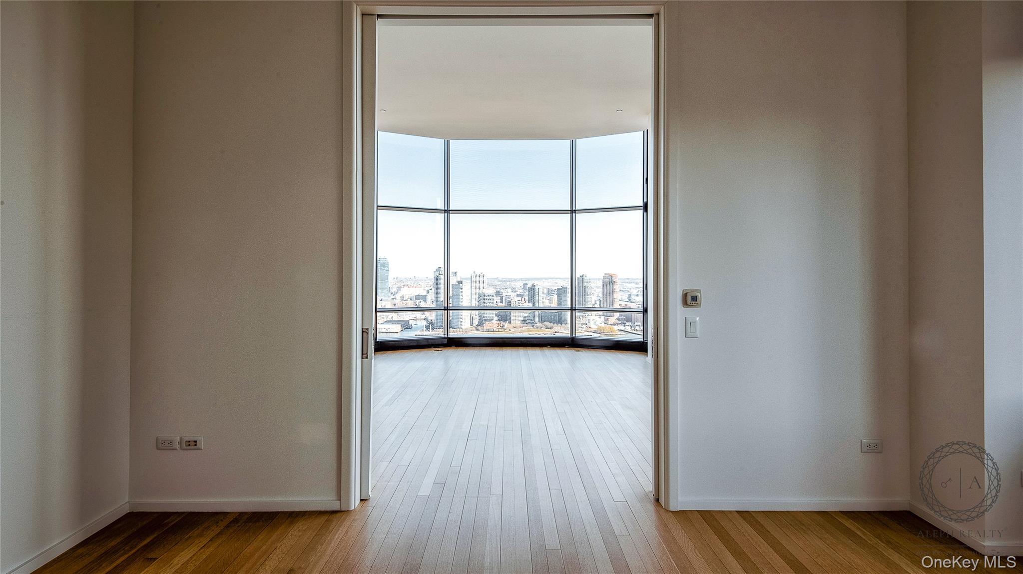 #5 photo, 50 United Nations Plaza, マンハッタン New York (Manhattan) , NY 10017