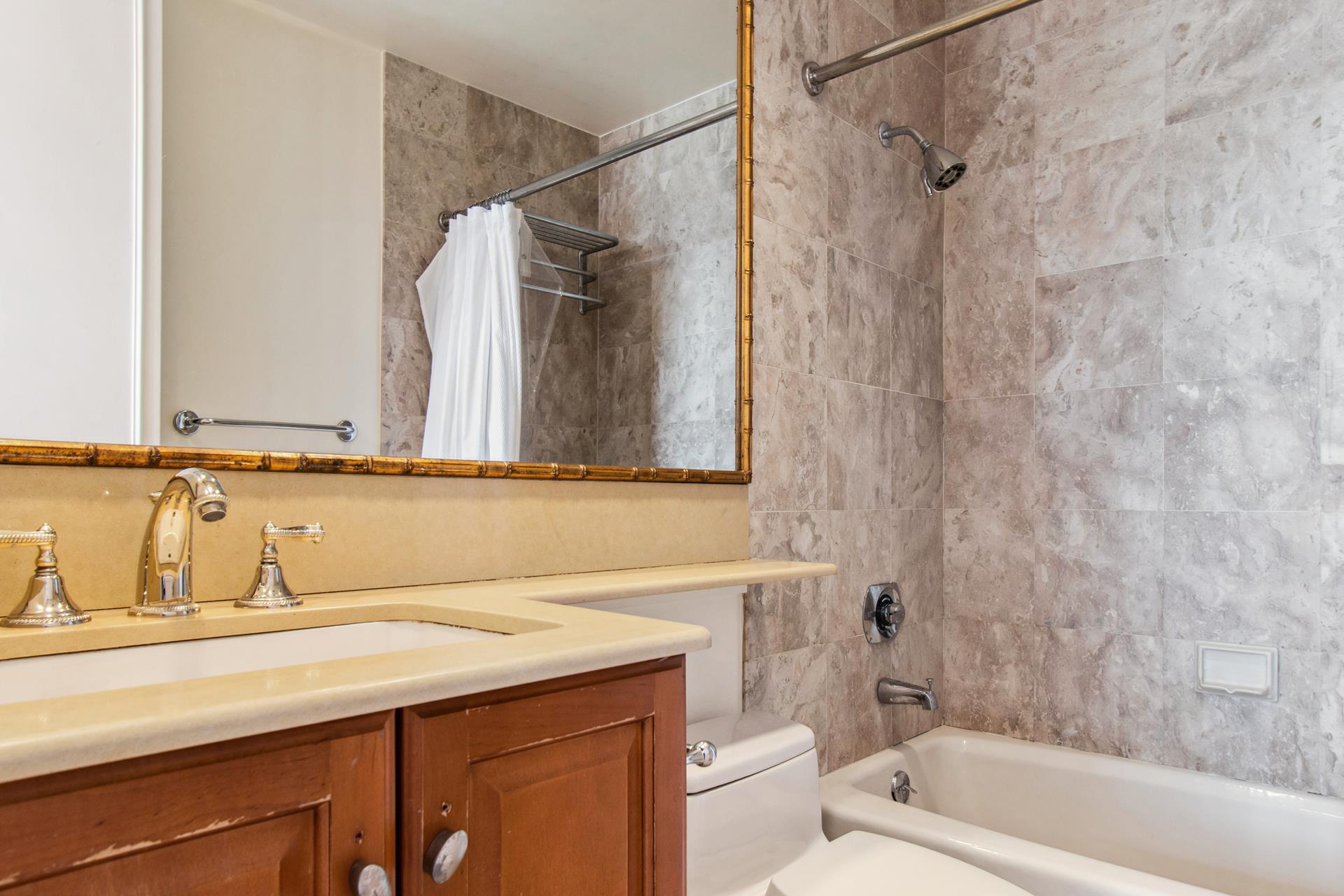 #15 photo, 100 UNITED NATIONS Plaza, マンハッタン Turtle Bay , NY 10017