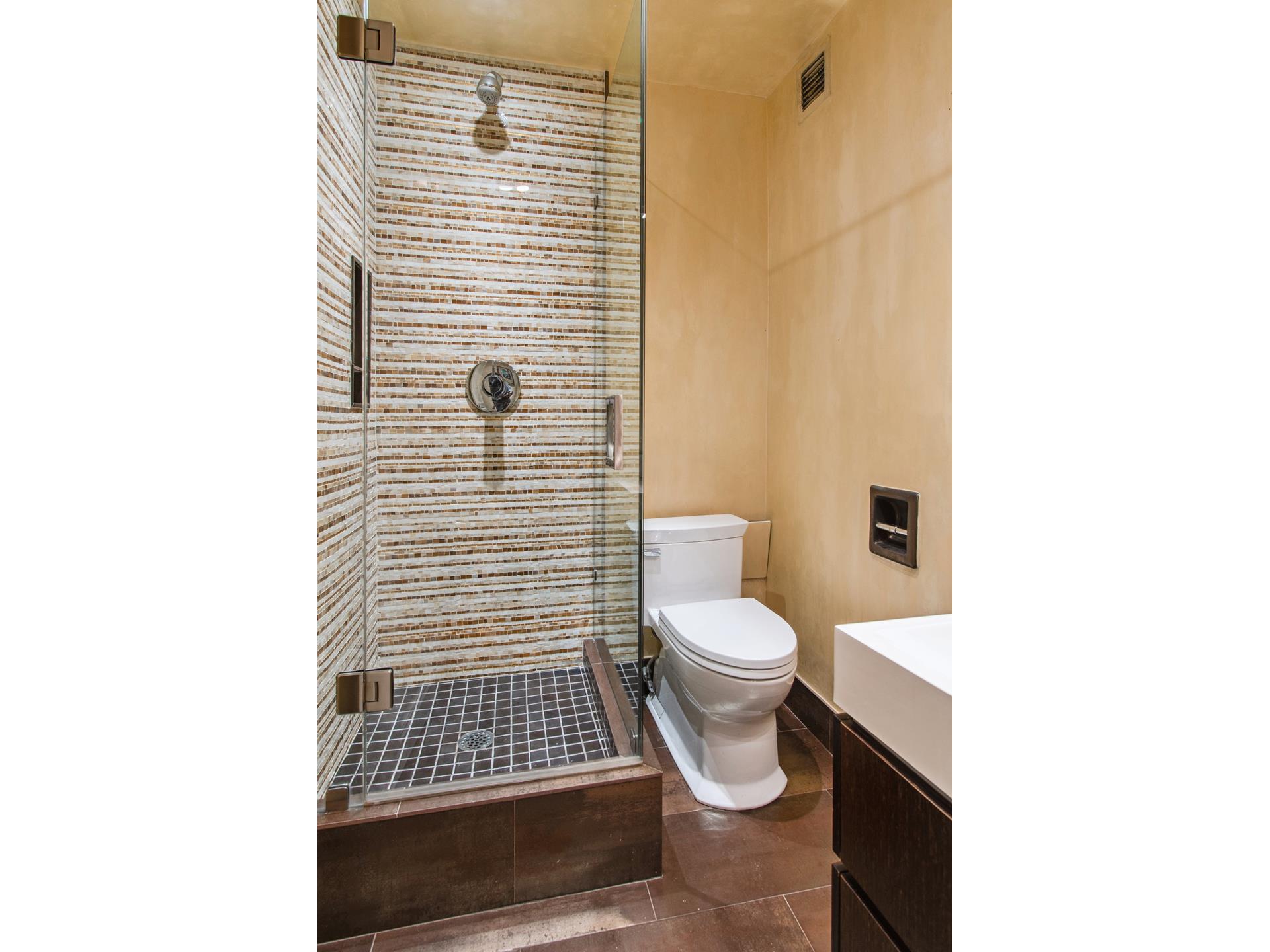 #18 photo, 100 UNITED NATIONS Plaza, マンハッタン Turtle Bay , NY 10017