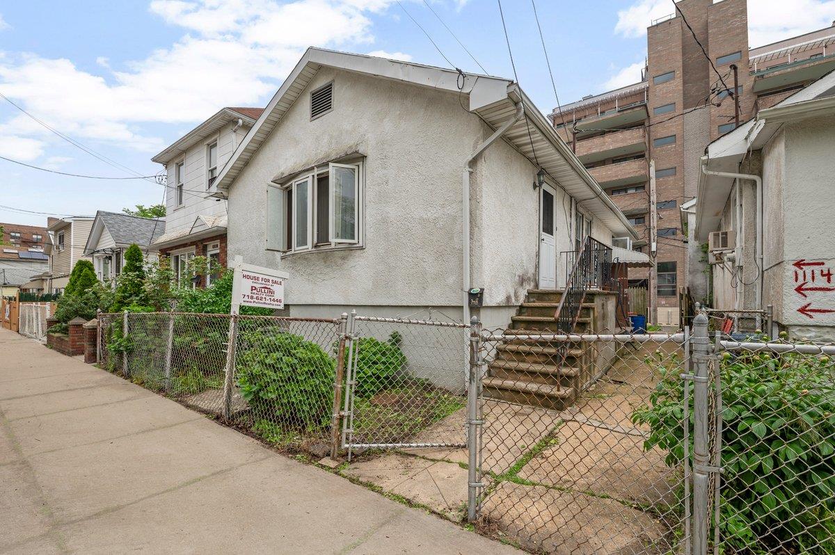 #2 photo, 1114 Banner Avenue, ブルックリン区 Brooklyn , NY 11235