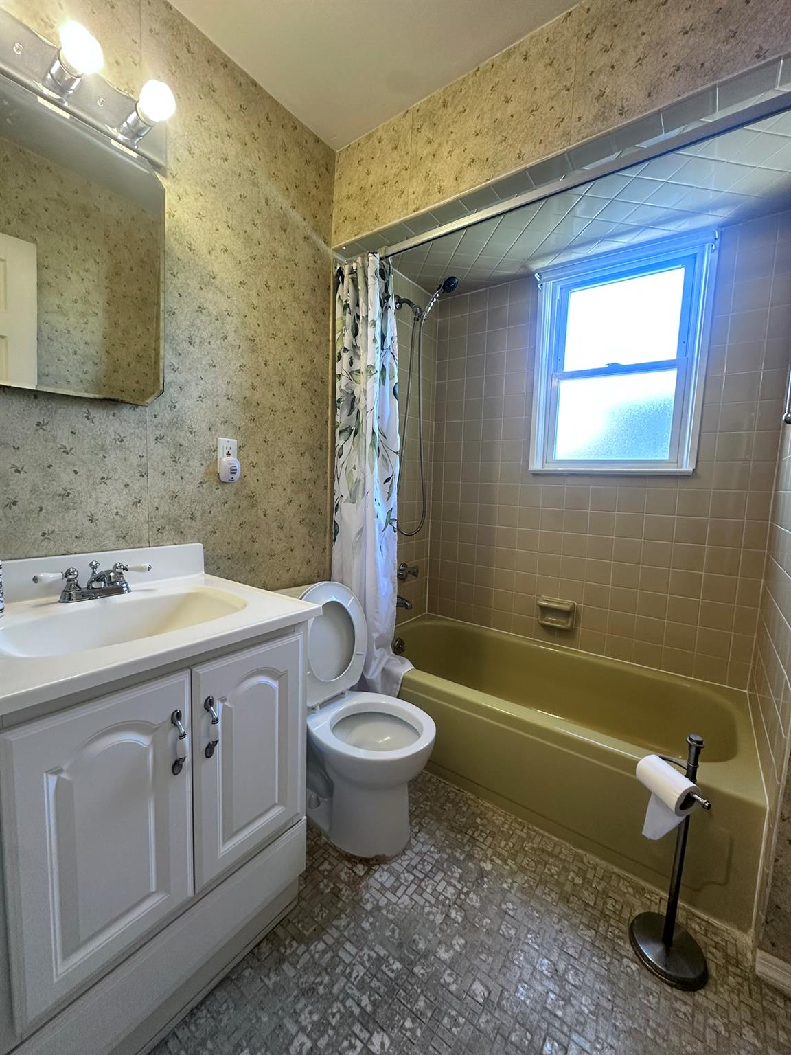 #7 photo, 166 Franklin Street, Franklin Square , NY 11010