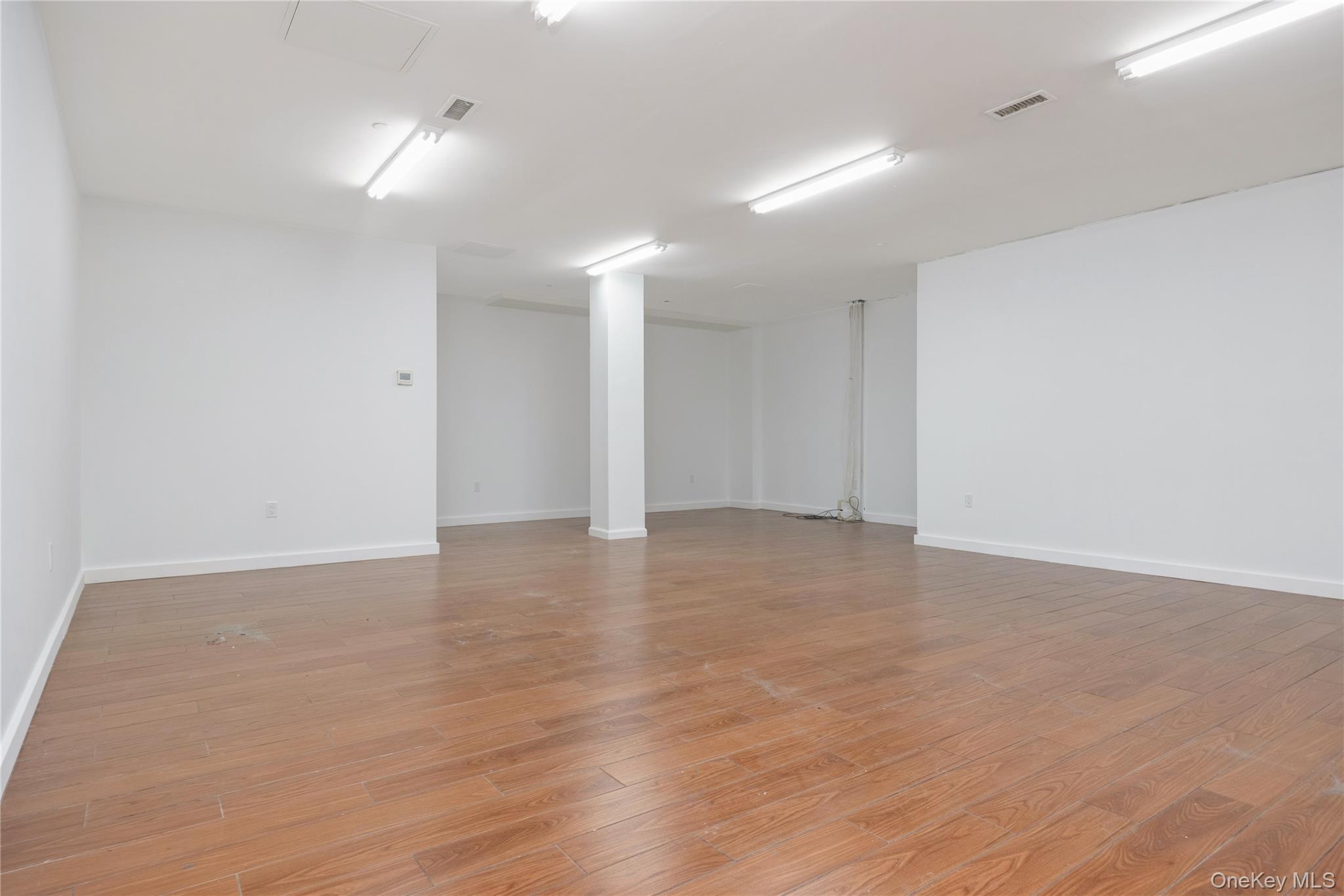 #10 photo, 172-18 Jamaica Avenue, クイーンズ区 Jamaica , NY 11432